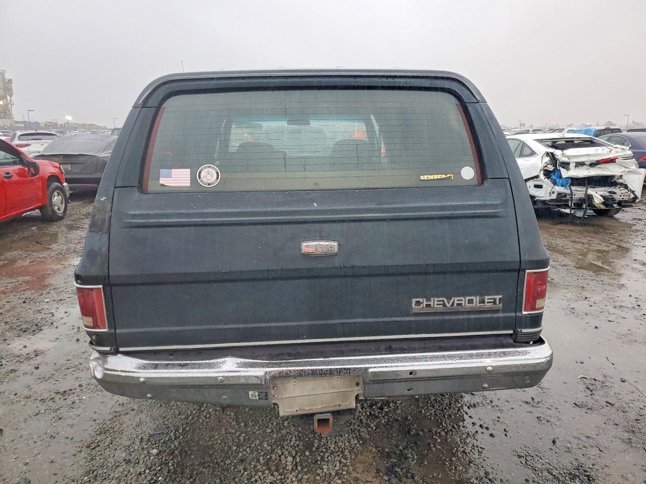 1989 Chevrolet Suburban R2500 Black vin: 1GNGR26N4KF194123