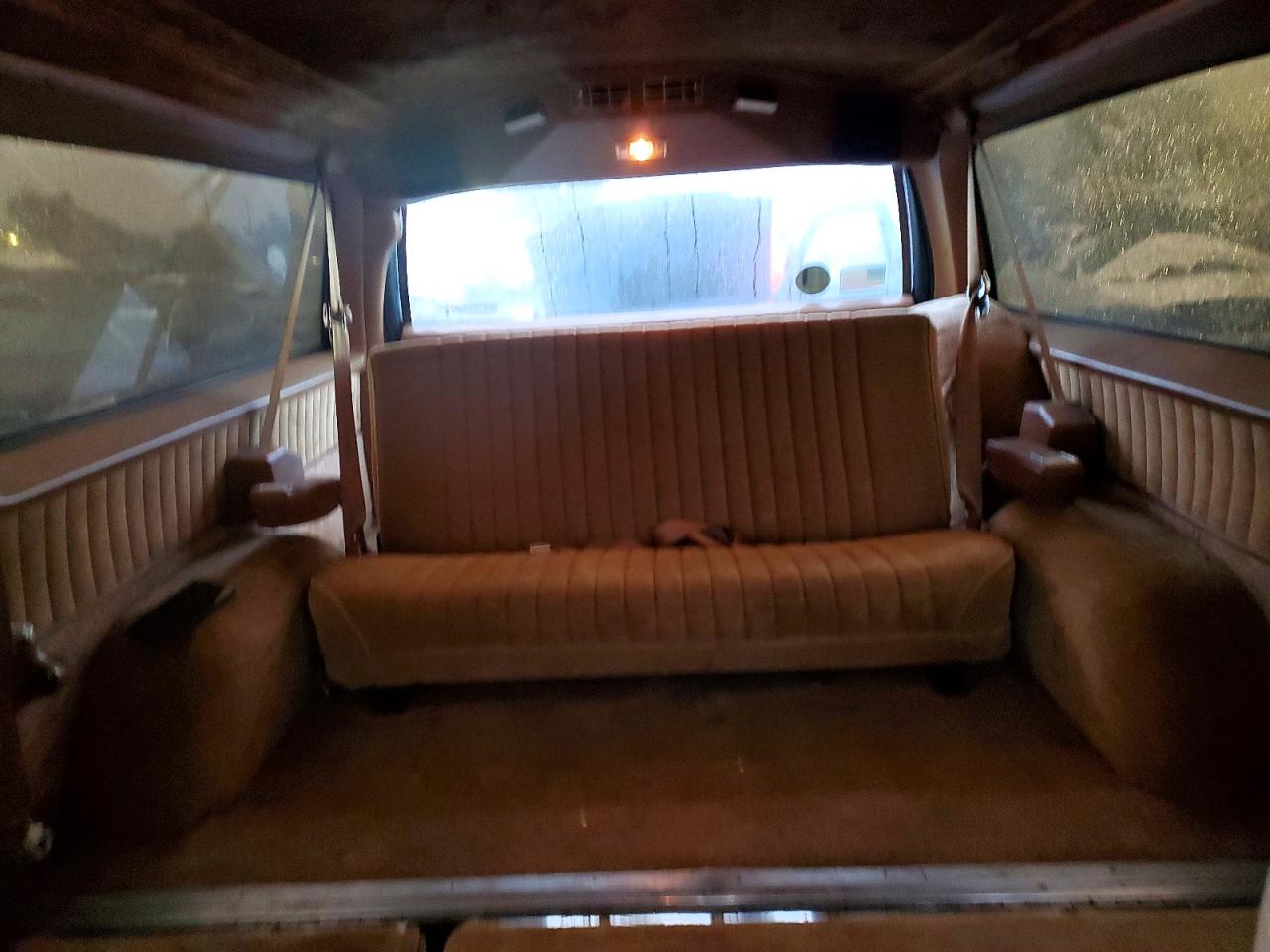 1989 Chevrolet Suburban R2500 Black vin: 1GNGR26N4KF194123