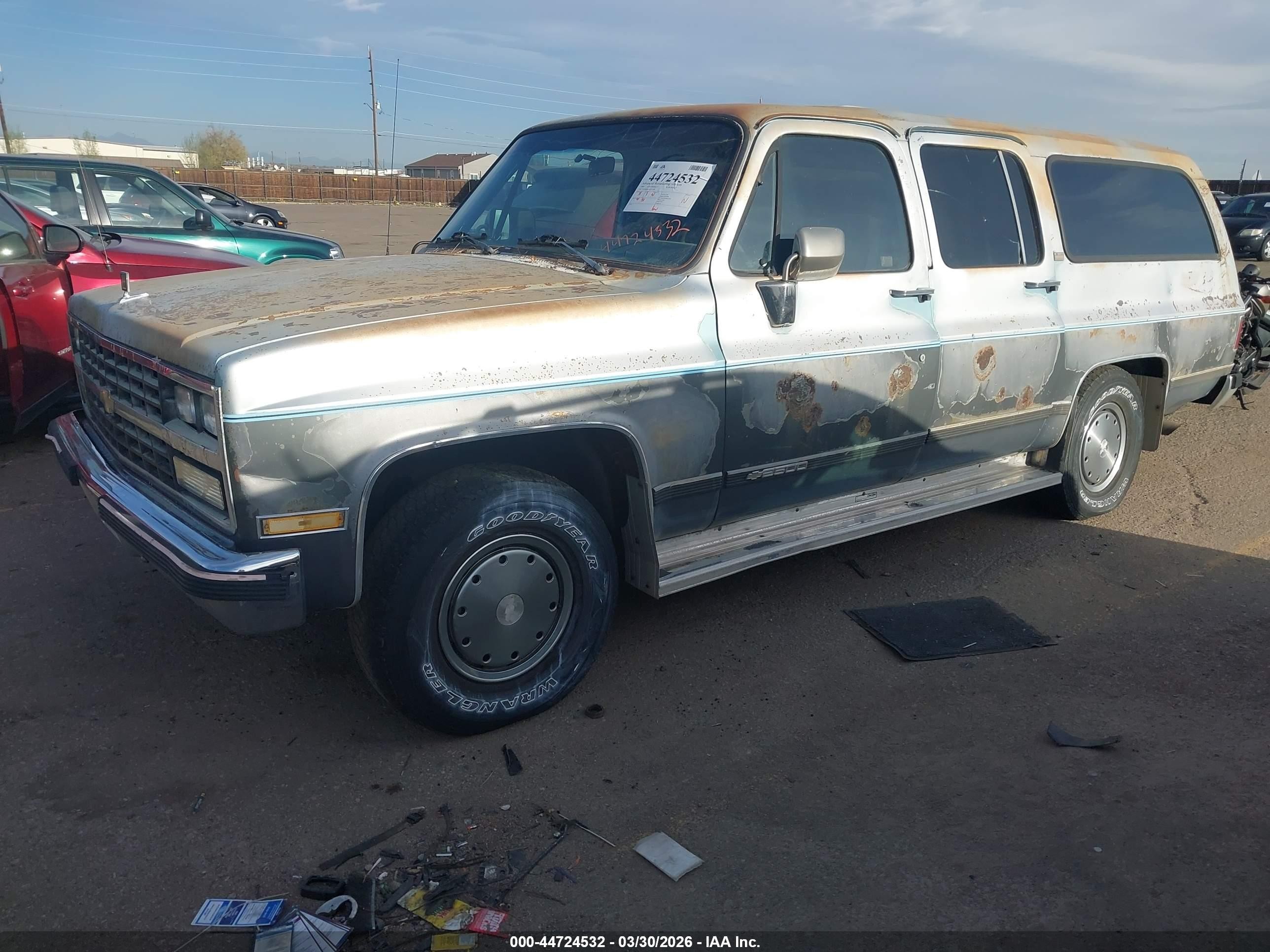 1989 Chevrolet Suburban R2500 Blue vin: 1GNGR26N6KF161589