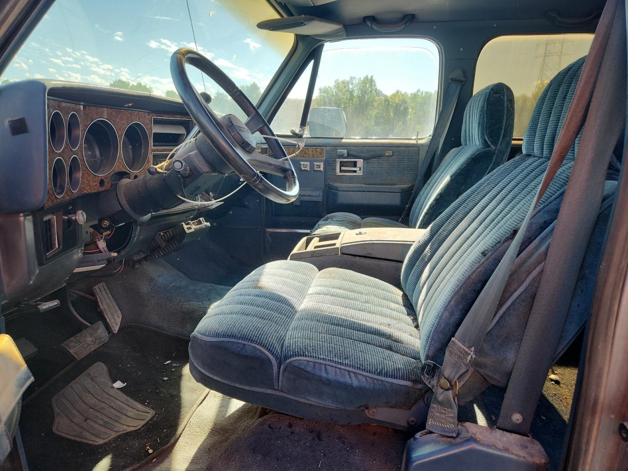 1989 Chevrolet Suburban R2500 Blue vin: 1GNGR26N7KF183553