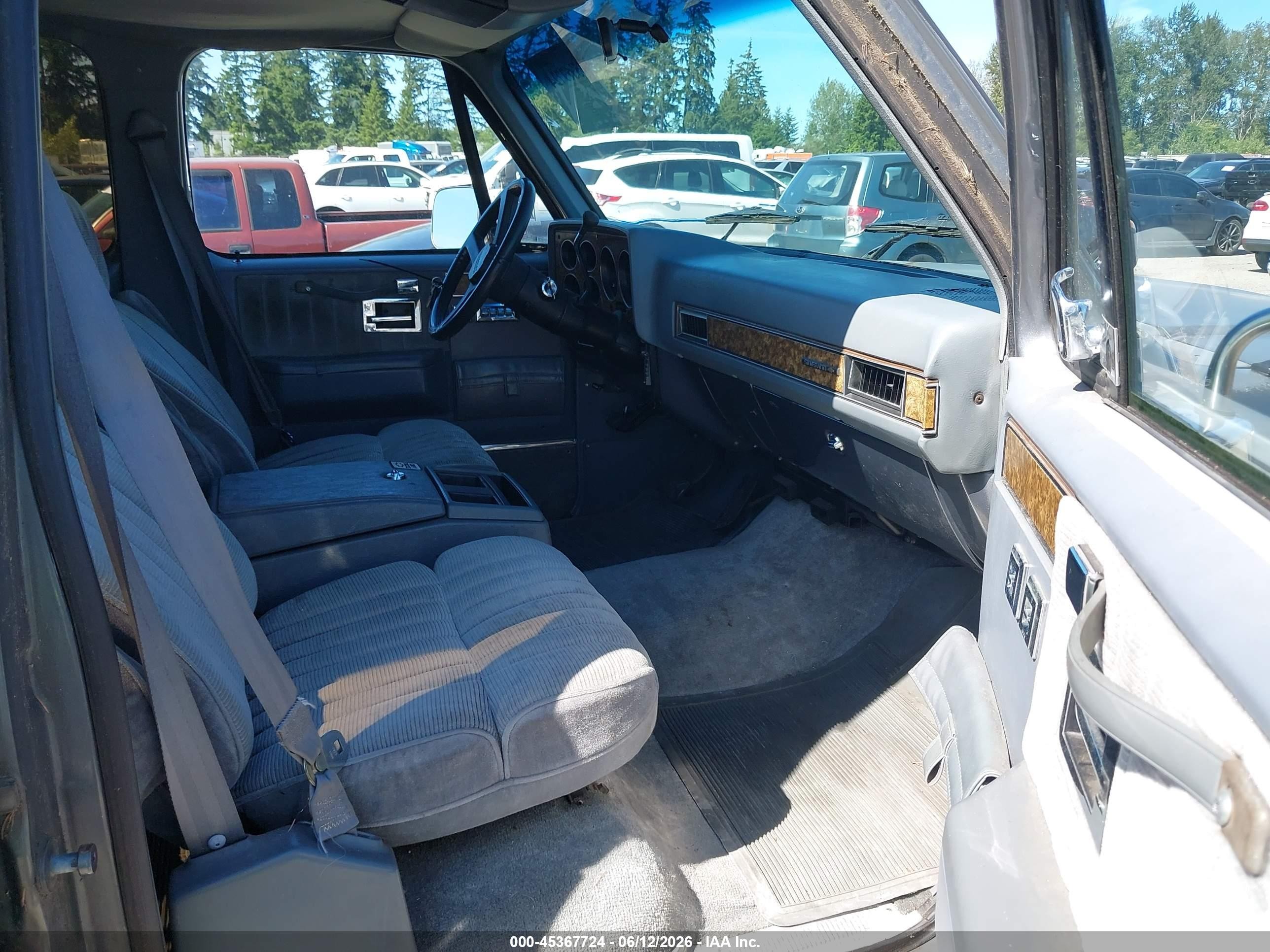 1989 Chevrolet Suburban R2500 Gray vin: 1GNGR26N9KF177270