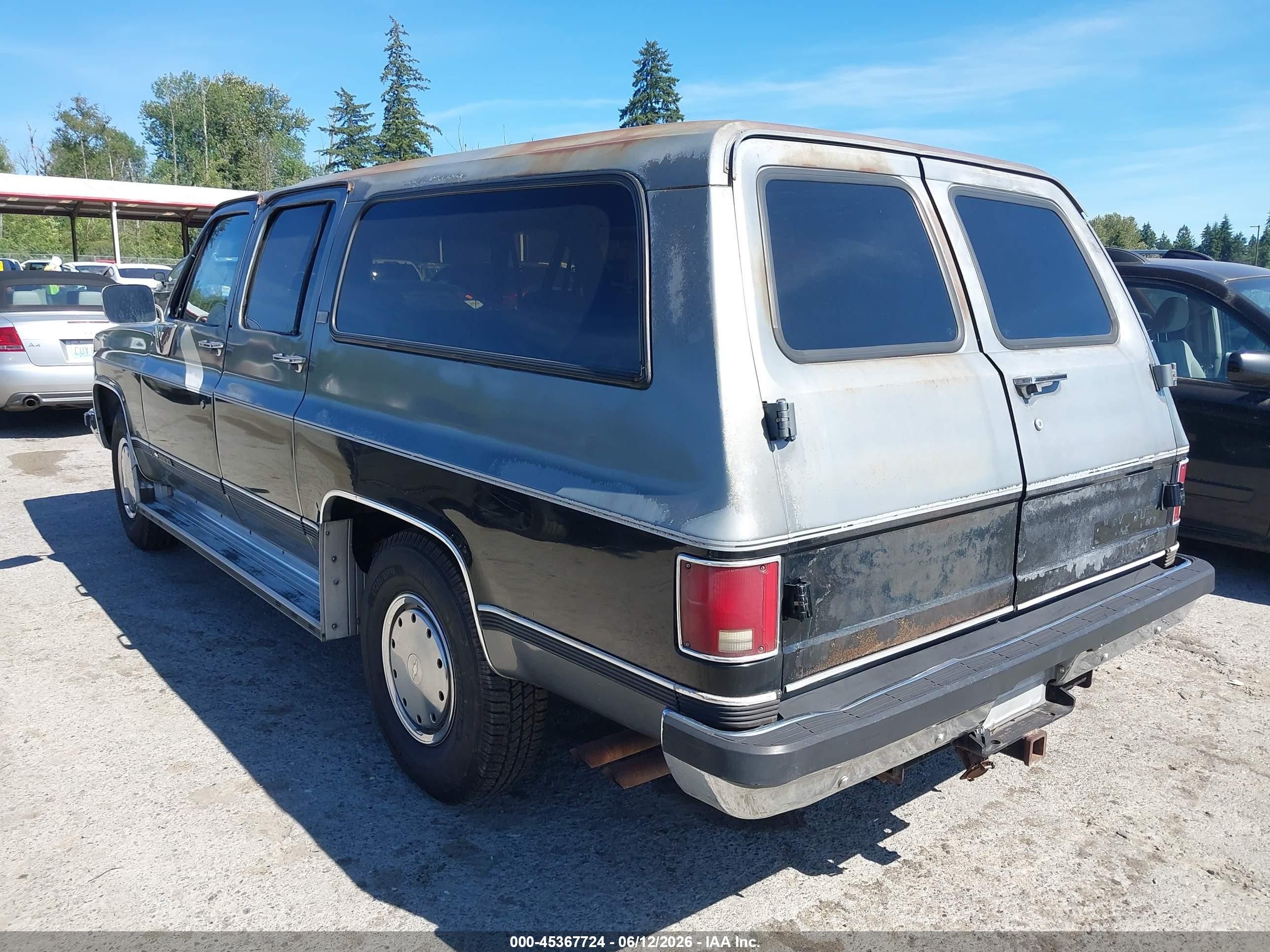 1989 Chevrolet Suburban R2500 Gray vin: 1GNGR26N9KF177270