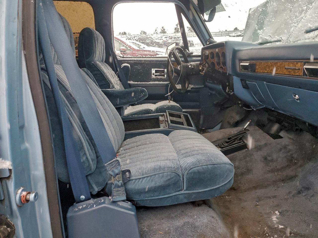 1990 Chevrolet Suburban V2500 Blue vin: 1GNGV26K3LF119822