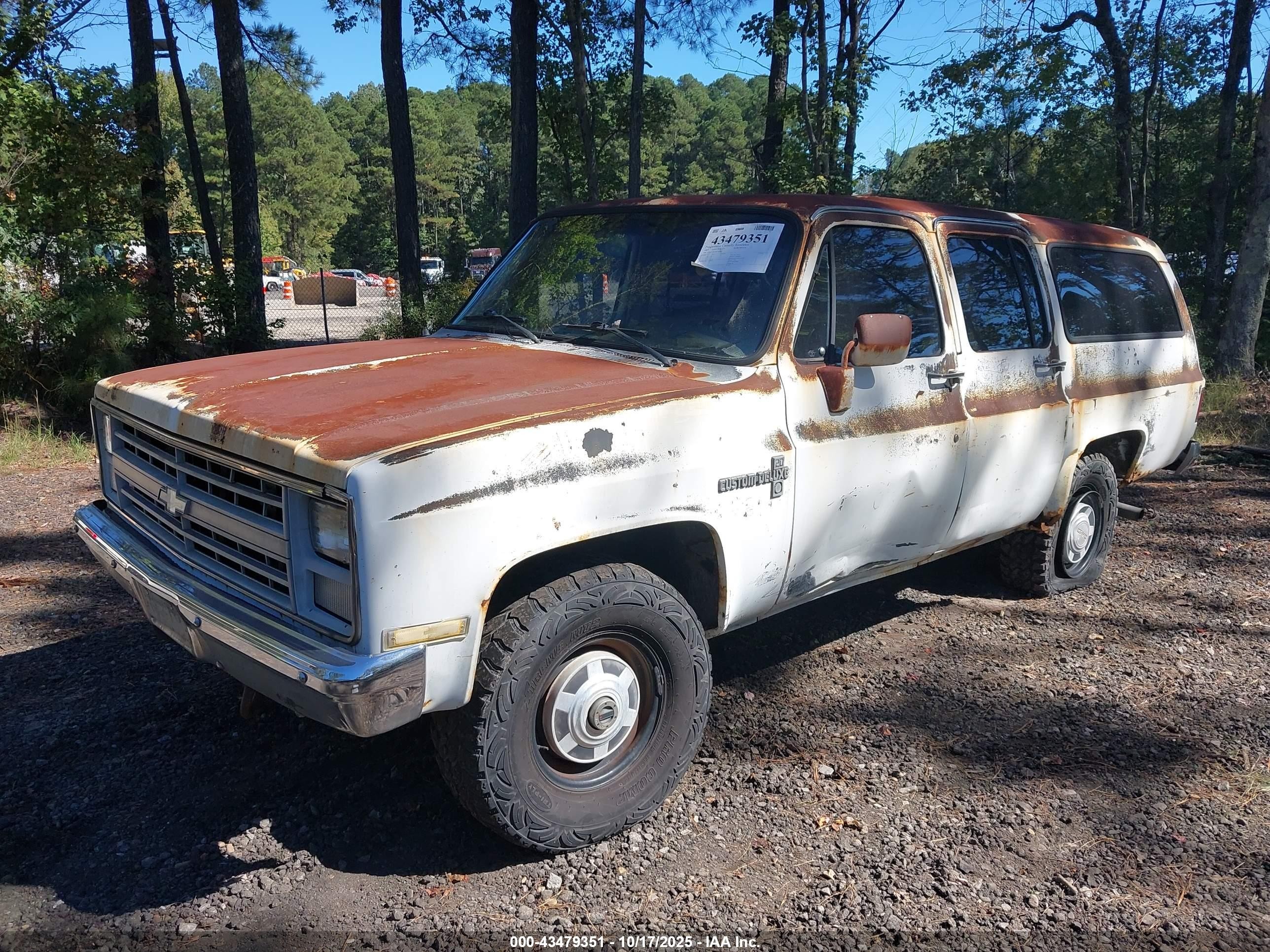 1987 Chevrolet Suburban V200 Белый vin: 1GNGV26K5HF164865
