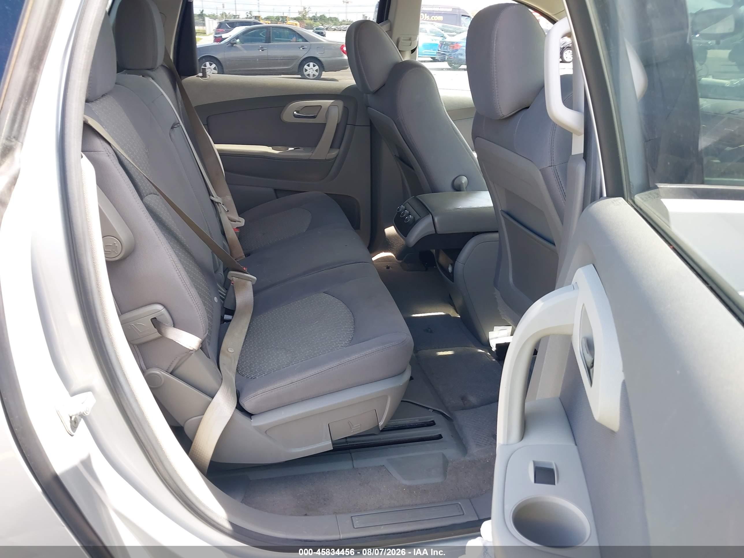 2011 Chevrolet Traverse Ls Silver vin: 1GNKREED0BJ410938