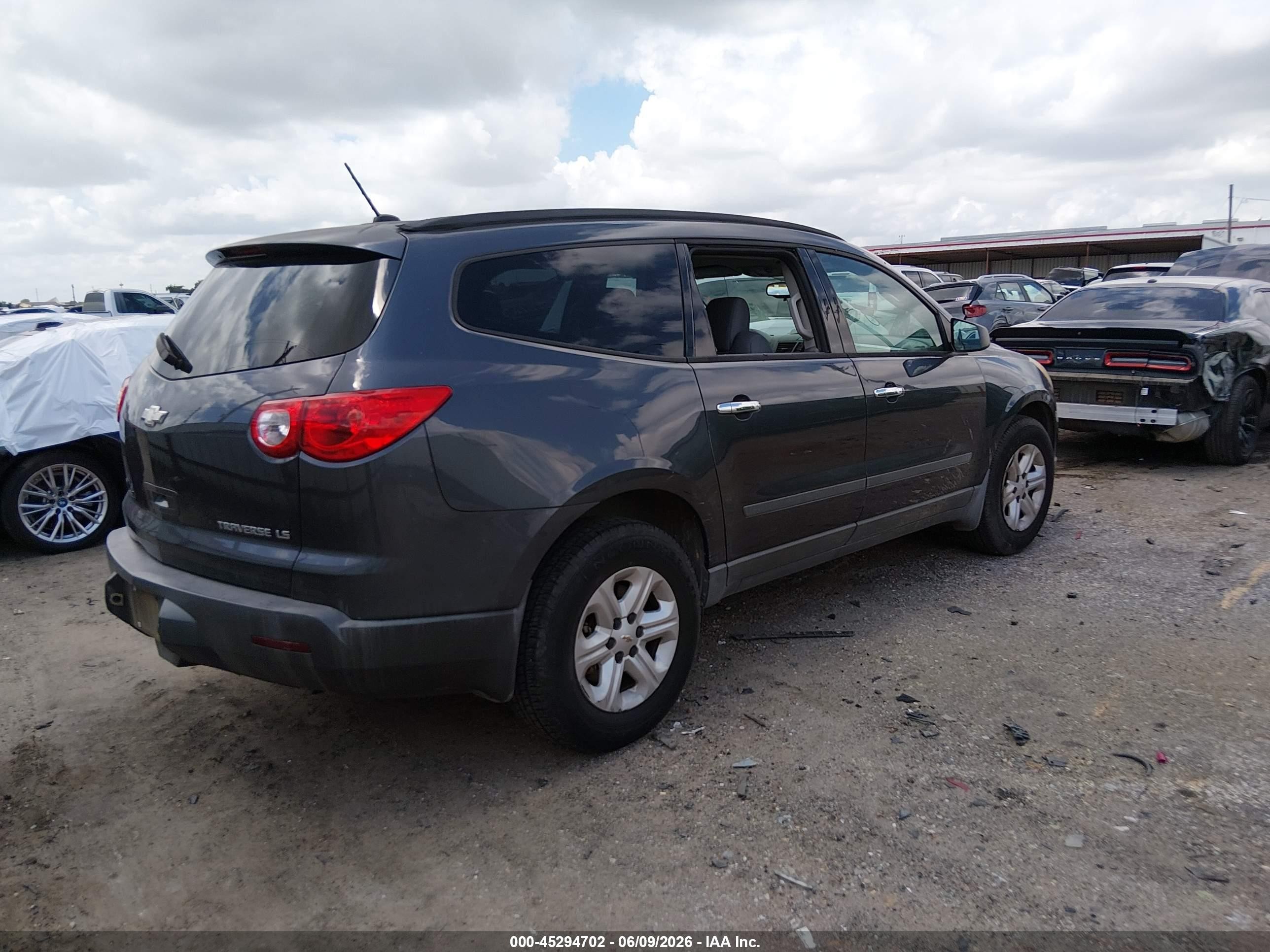 2011 Chevrolet Traverse Ls Gray vin: 1GNKREED1BJ273766