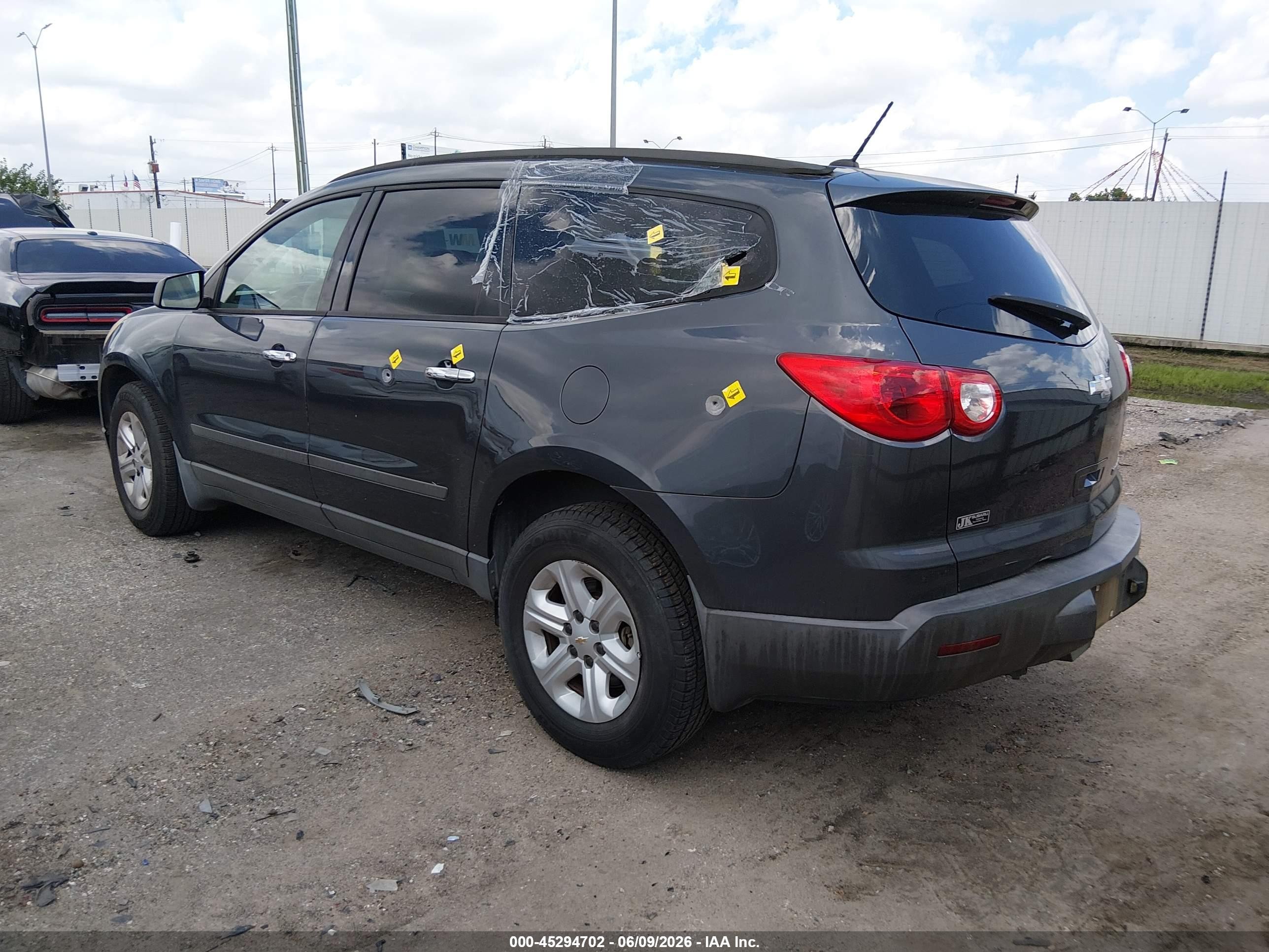 2011 Chevrolet Traverse Ls Gray vin: 1GNKREED1BJ273766
