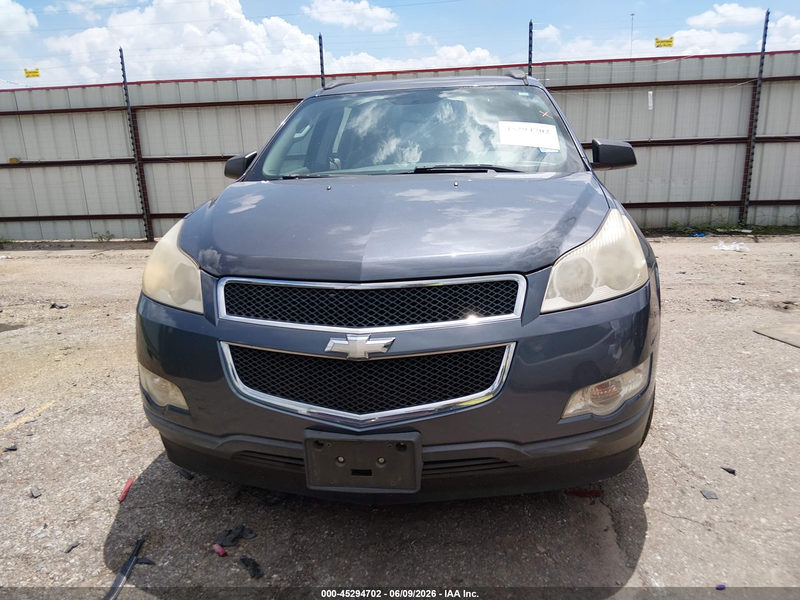2011 Chevrolet Traverse Ls Gray vin: 1GNKREED1BJ273766