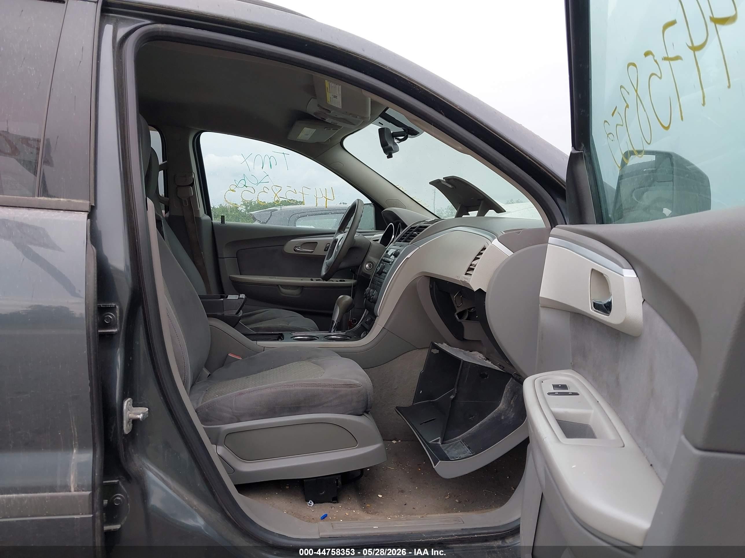 2011 Chevrolet Traverse Ls Gray vin: 1GNKREED2BJ375464