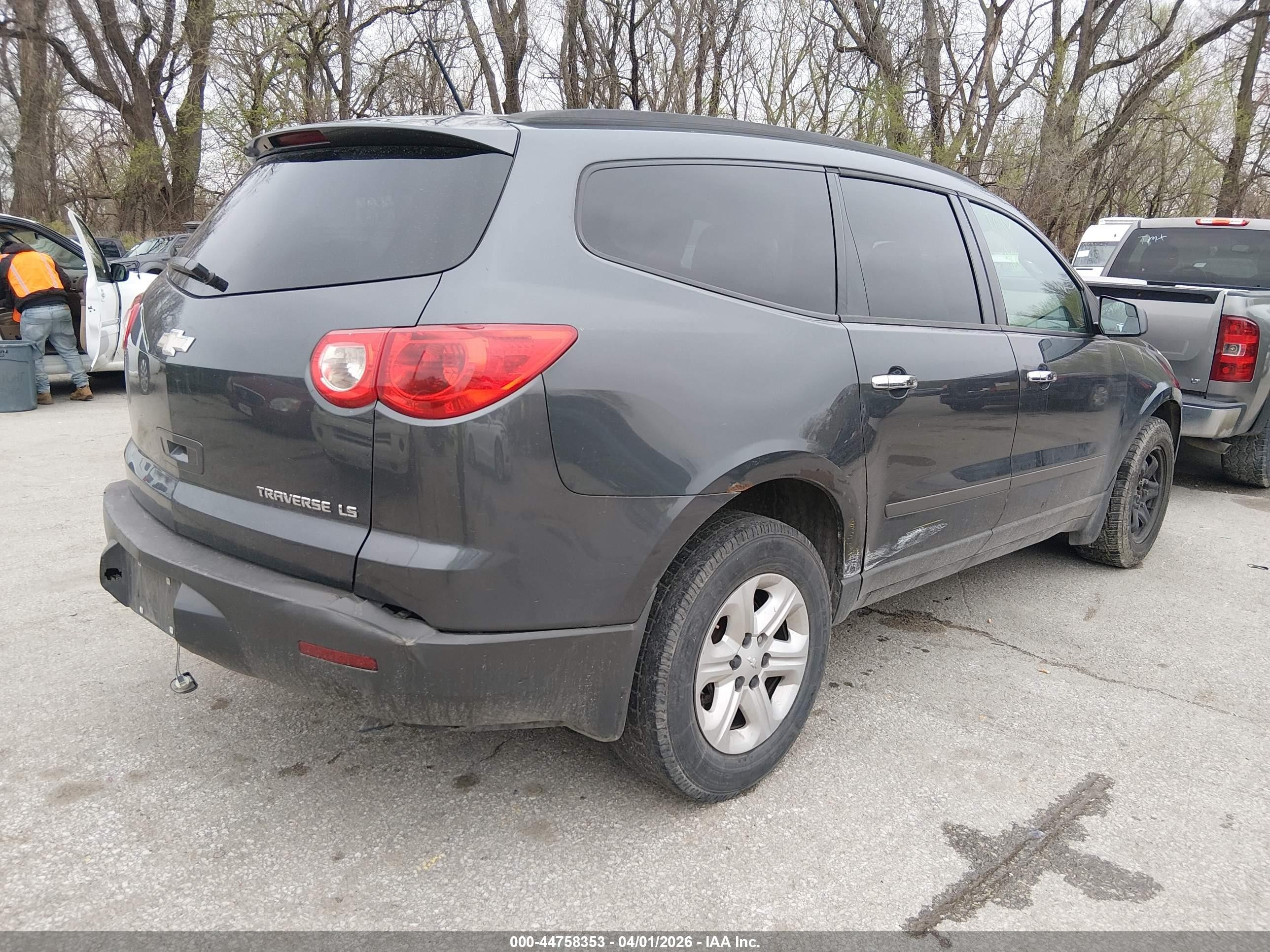 2011 Chevrolet Traverse Ls Gray vin: 1GNKREED2BJ375464