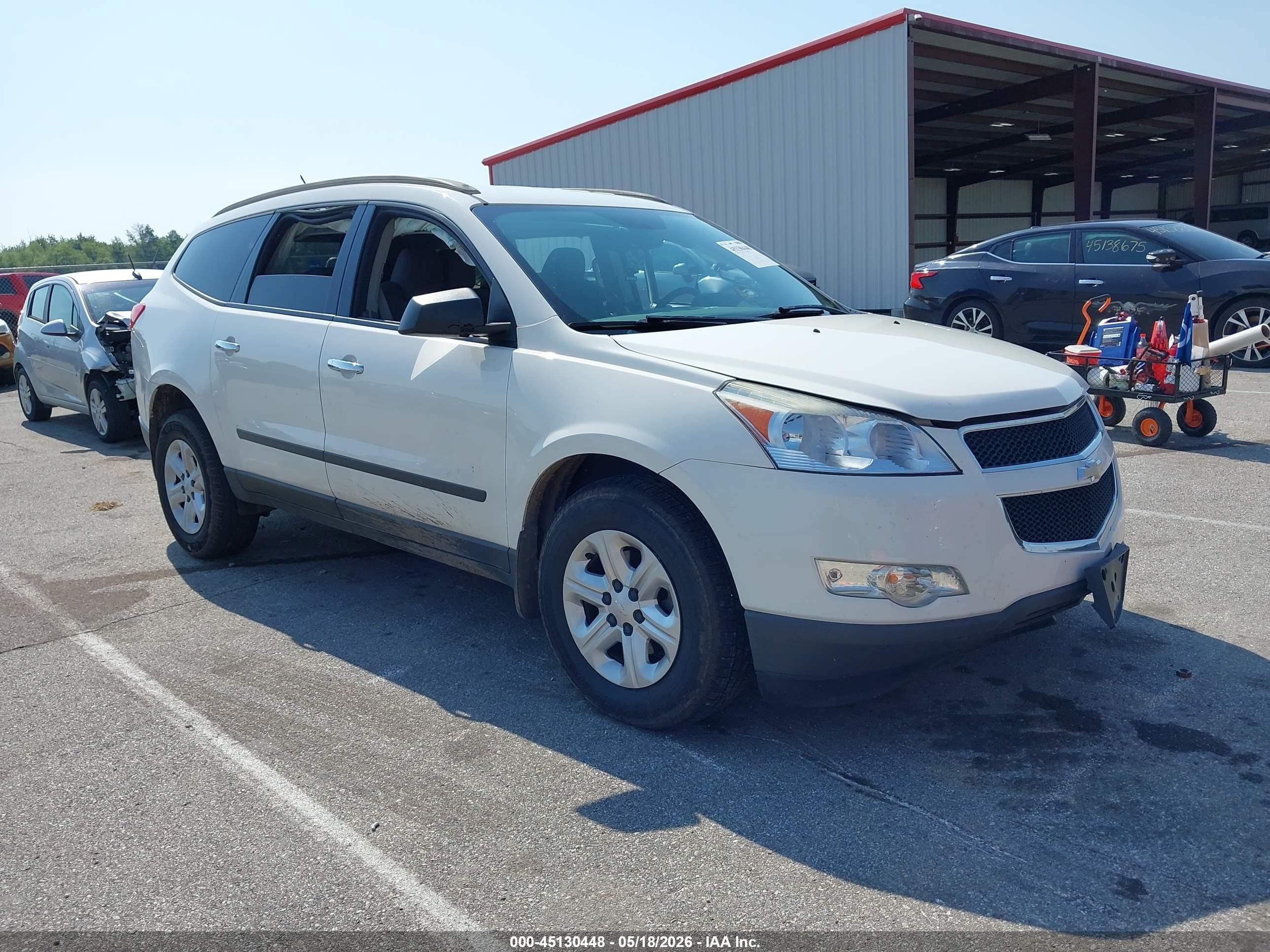 2012 Chevrolet Traverse Ls White vin: 1GNKREED2CJ366717