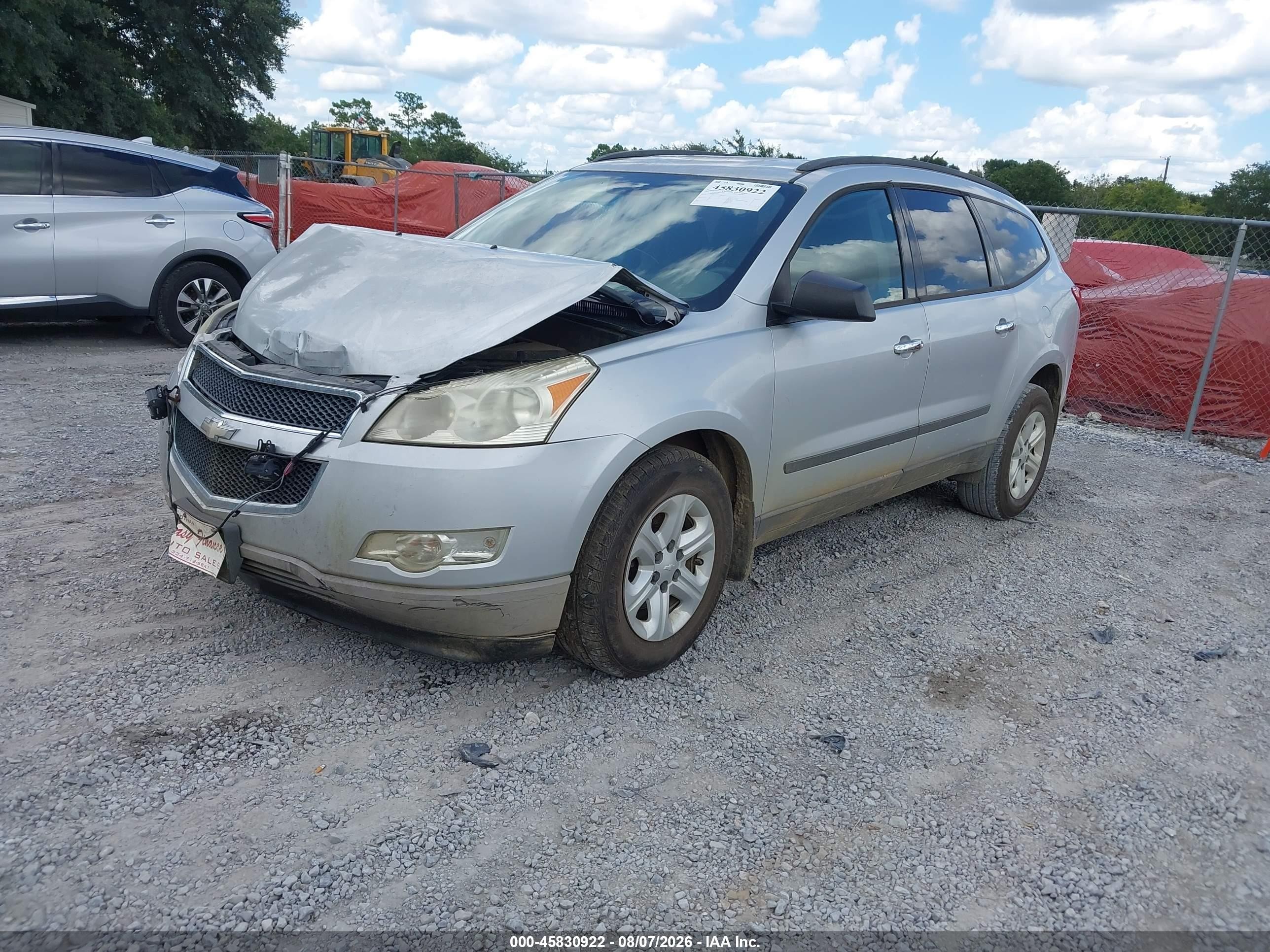 2011 Chevrolet Traverse Ls Silver vin: 1GNKREED3BJ130320