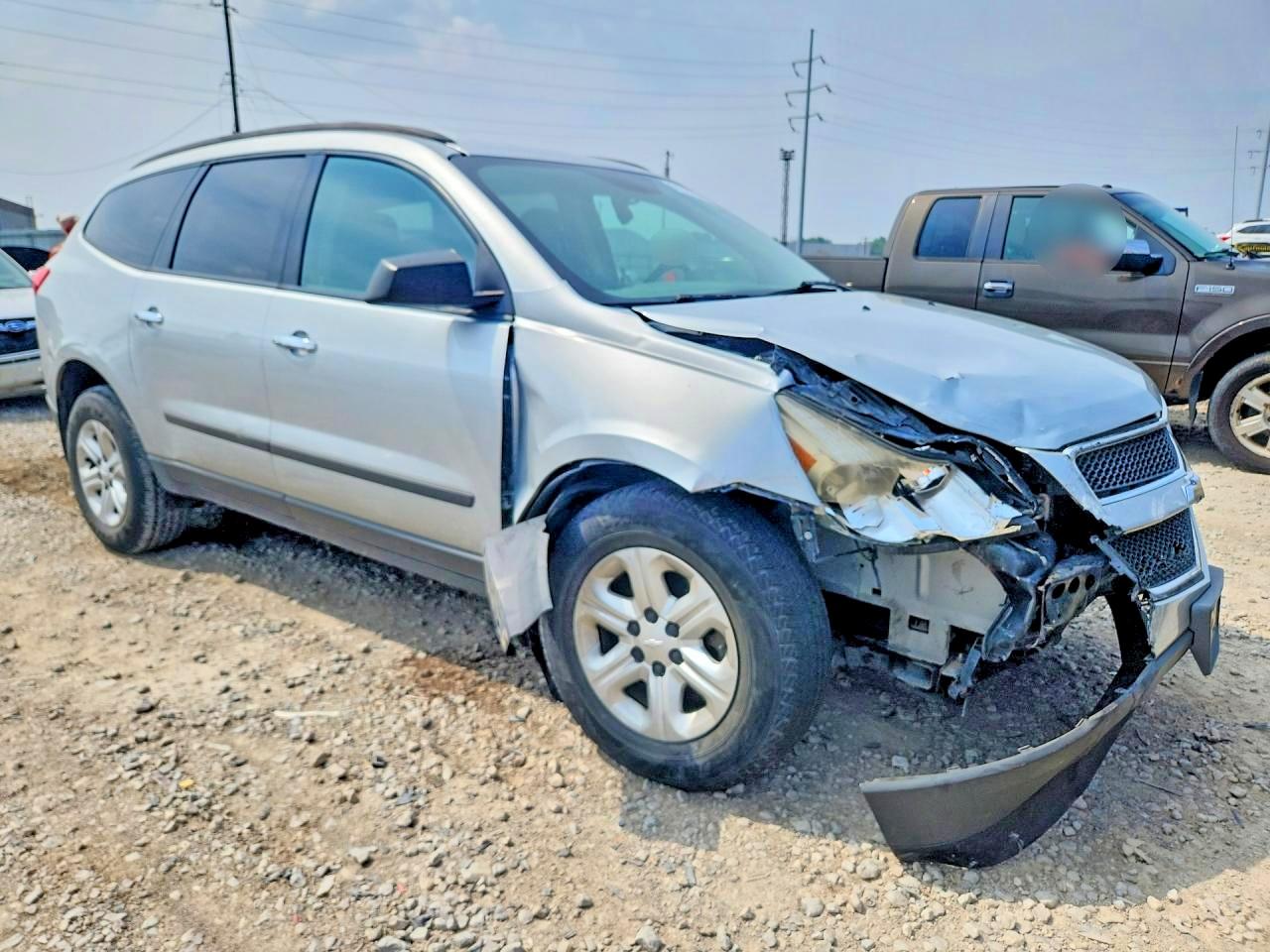 2011 Chevrolet Traverse Ls Silver vin: 1GNKREED4BJ145179