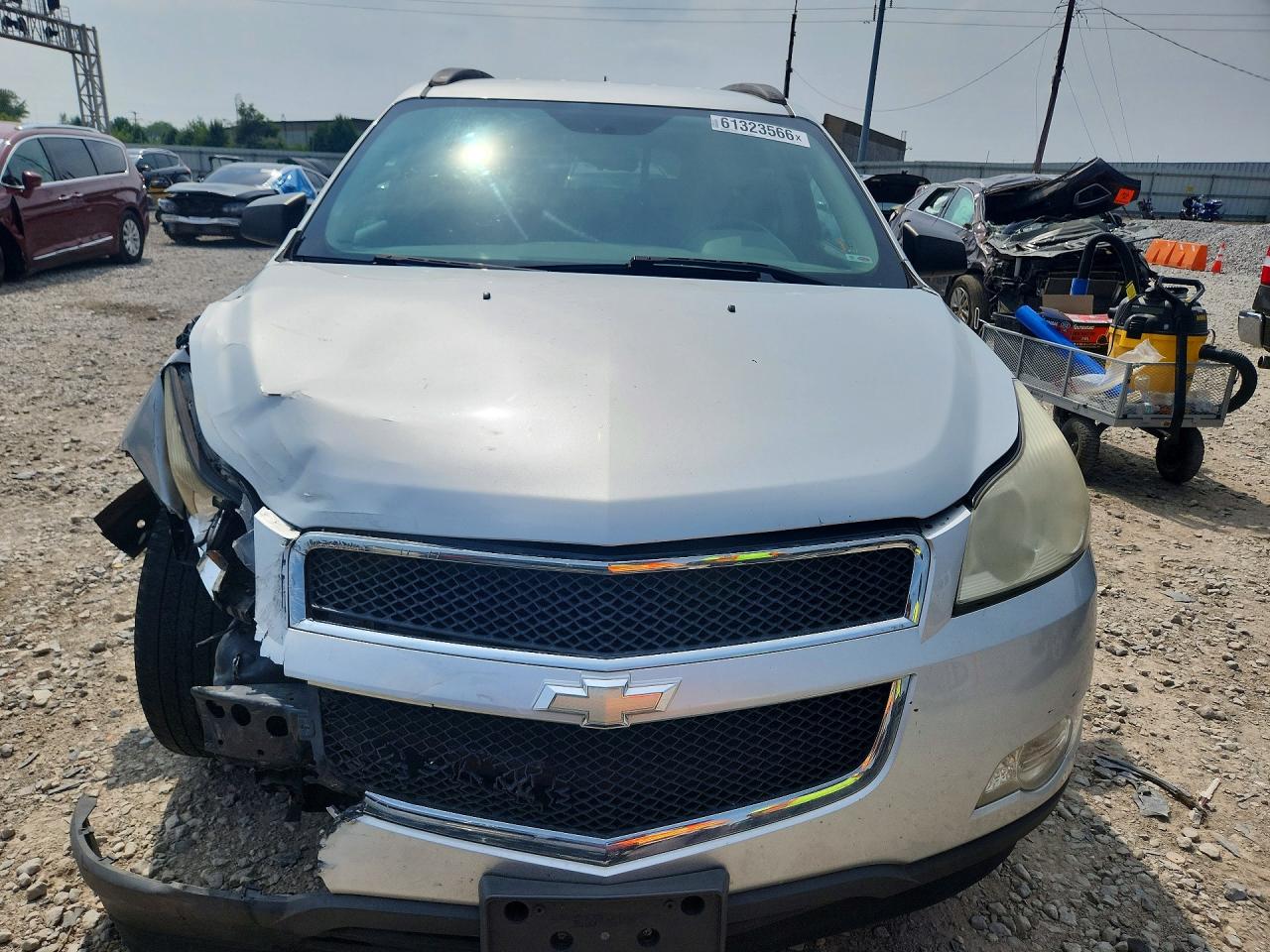 2011 Chevrolet Traverse Ls Silver vin: 1GNKREED4BJ145179