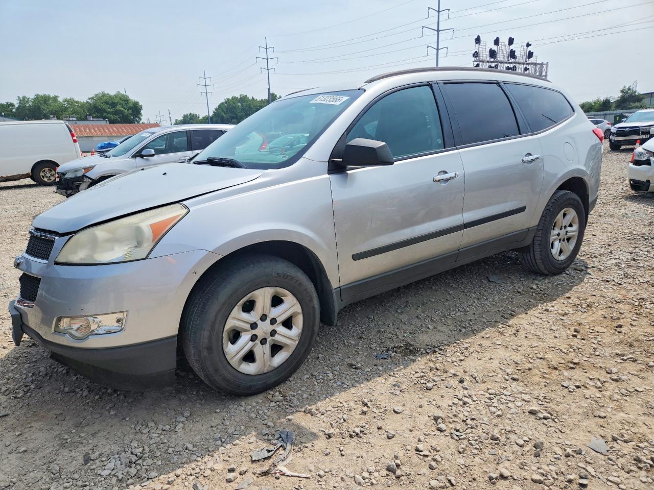 2011 Chevrolet Traverse Ls Silver vin: 1GNKREED4BJ145179