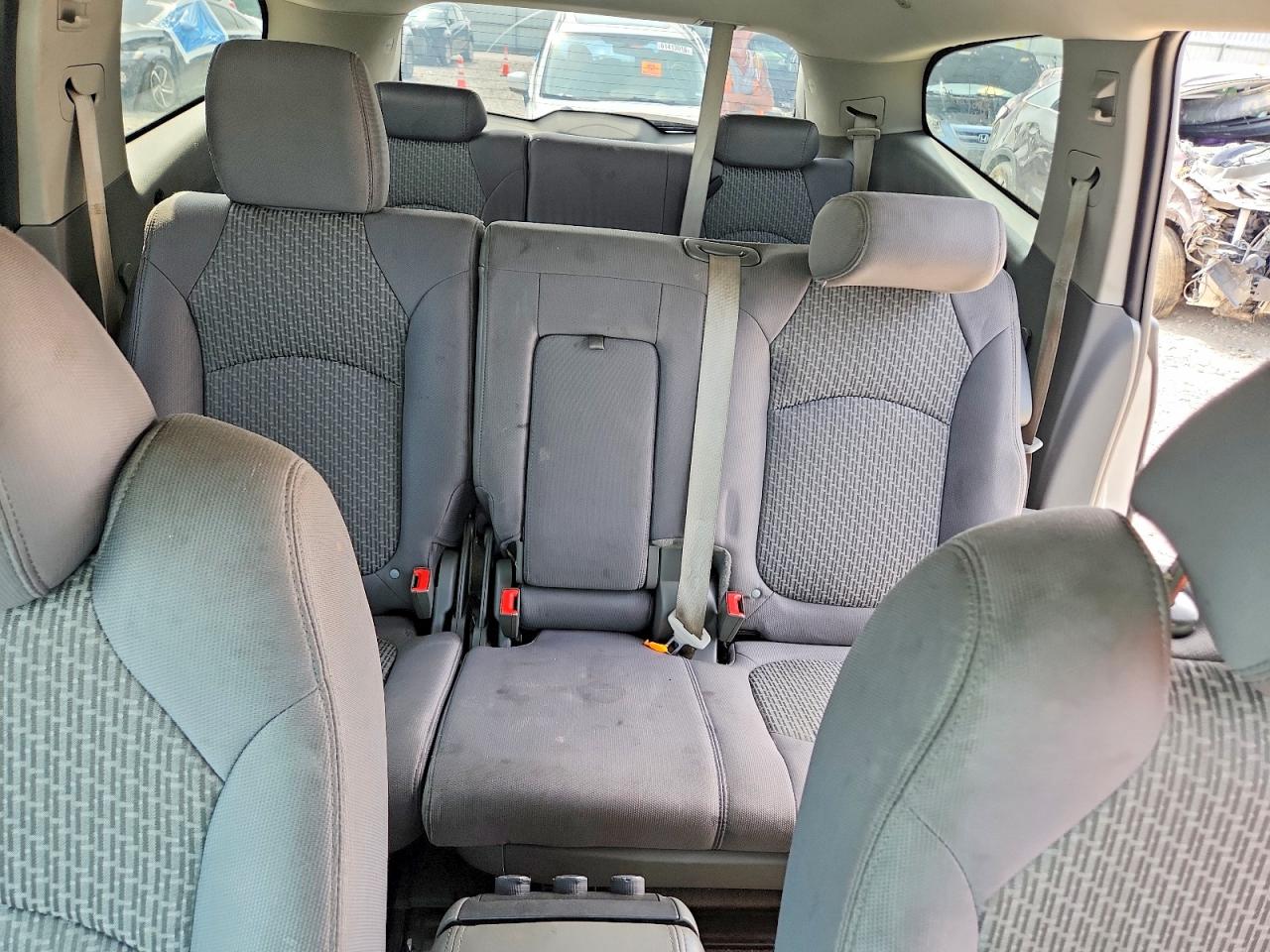 2011 Chevrolet Traverse Ls Silver vin: 1GNKREED4BJ145179