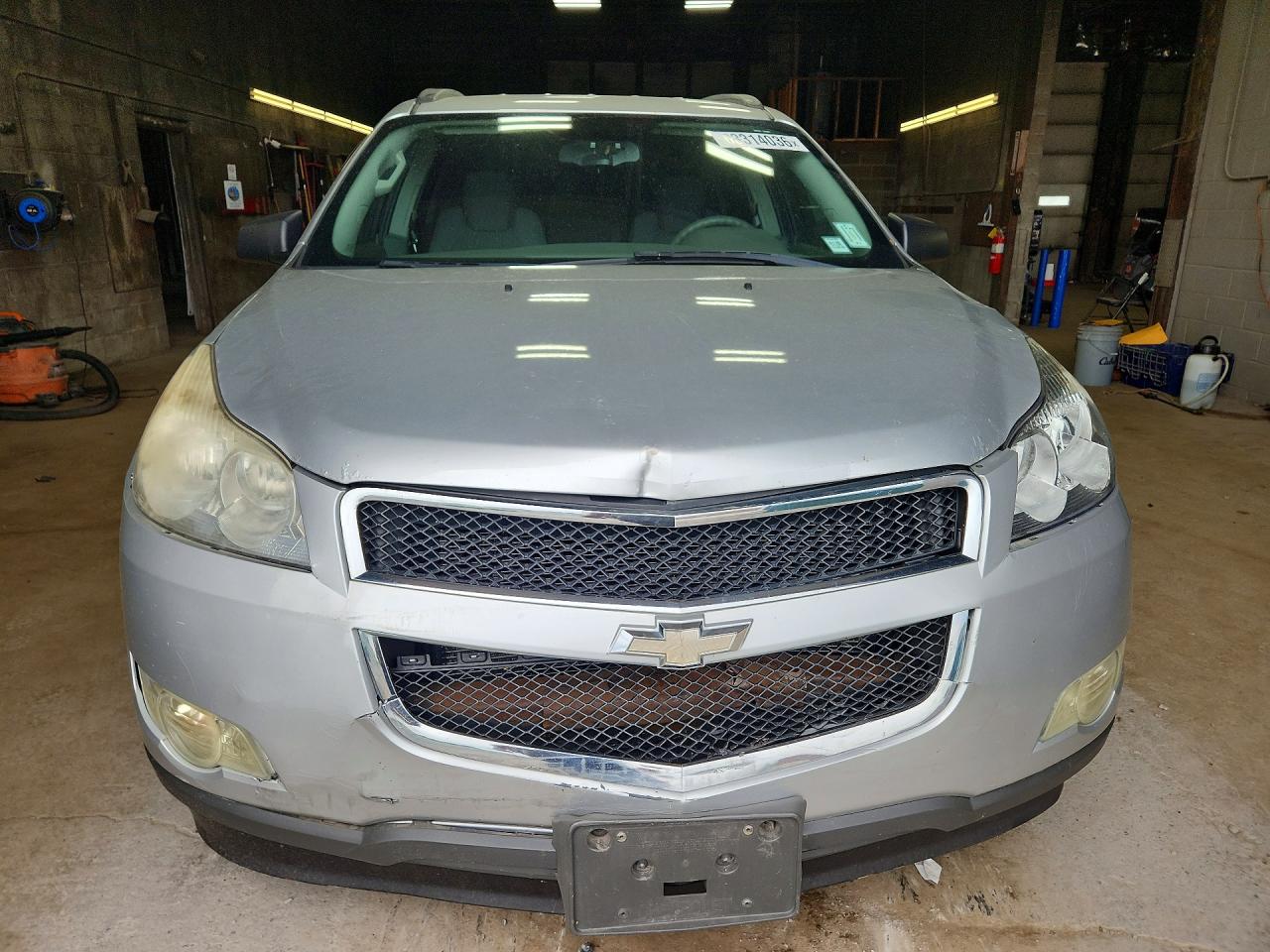 2012 Chevrolet Traverse Ls Серебряный vin: 1GNKREED5CJ166060