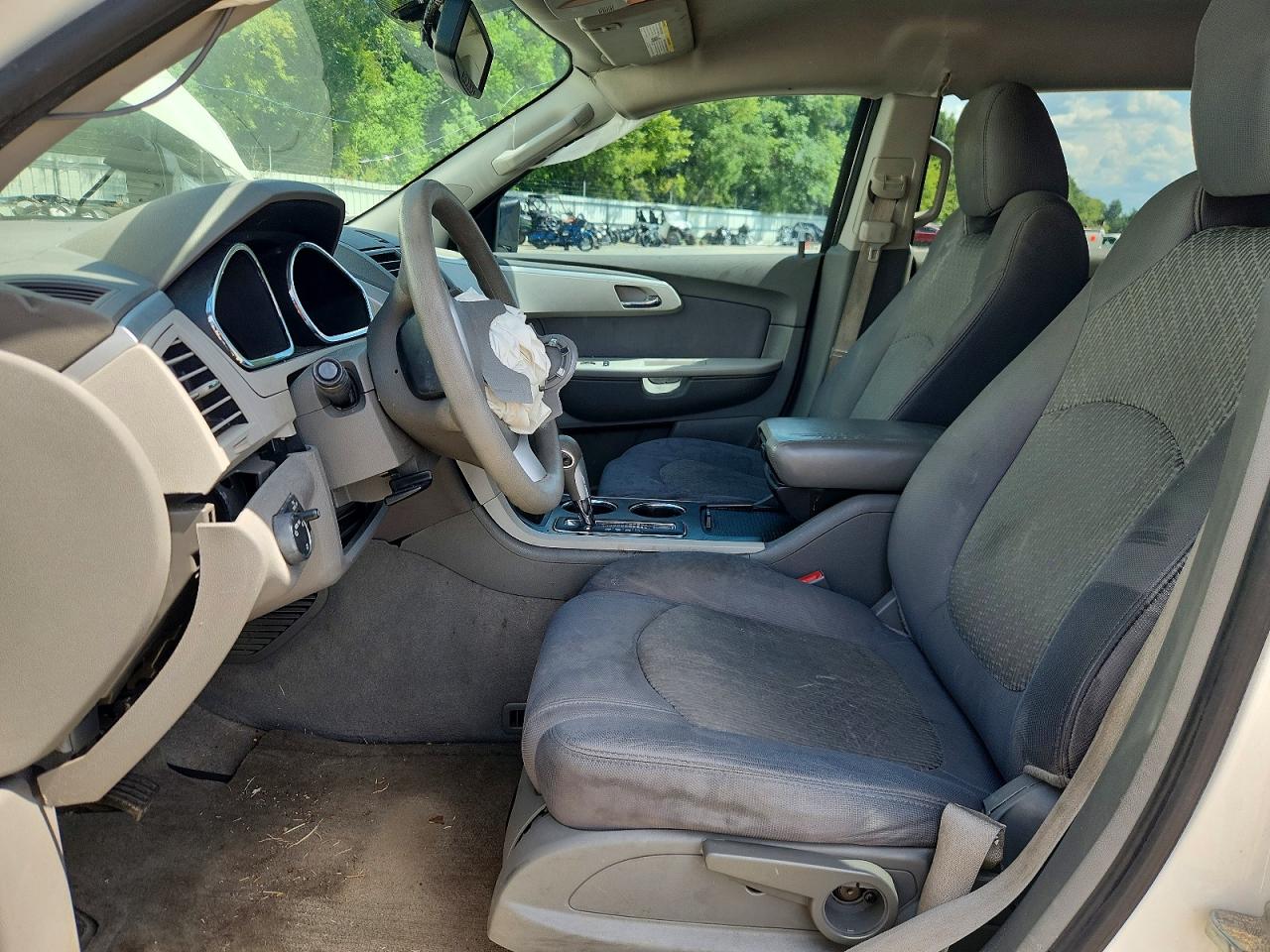 2012 Chevrolet Traverse Ls White vin: 1GNKREED5CJ407938