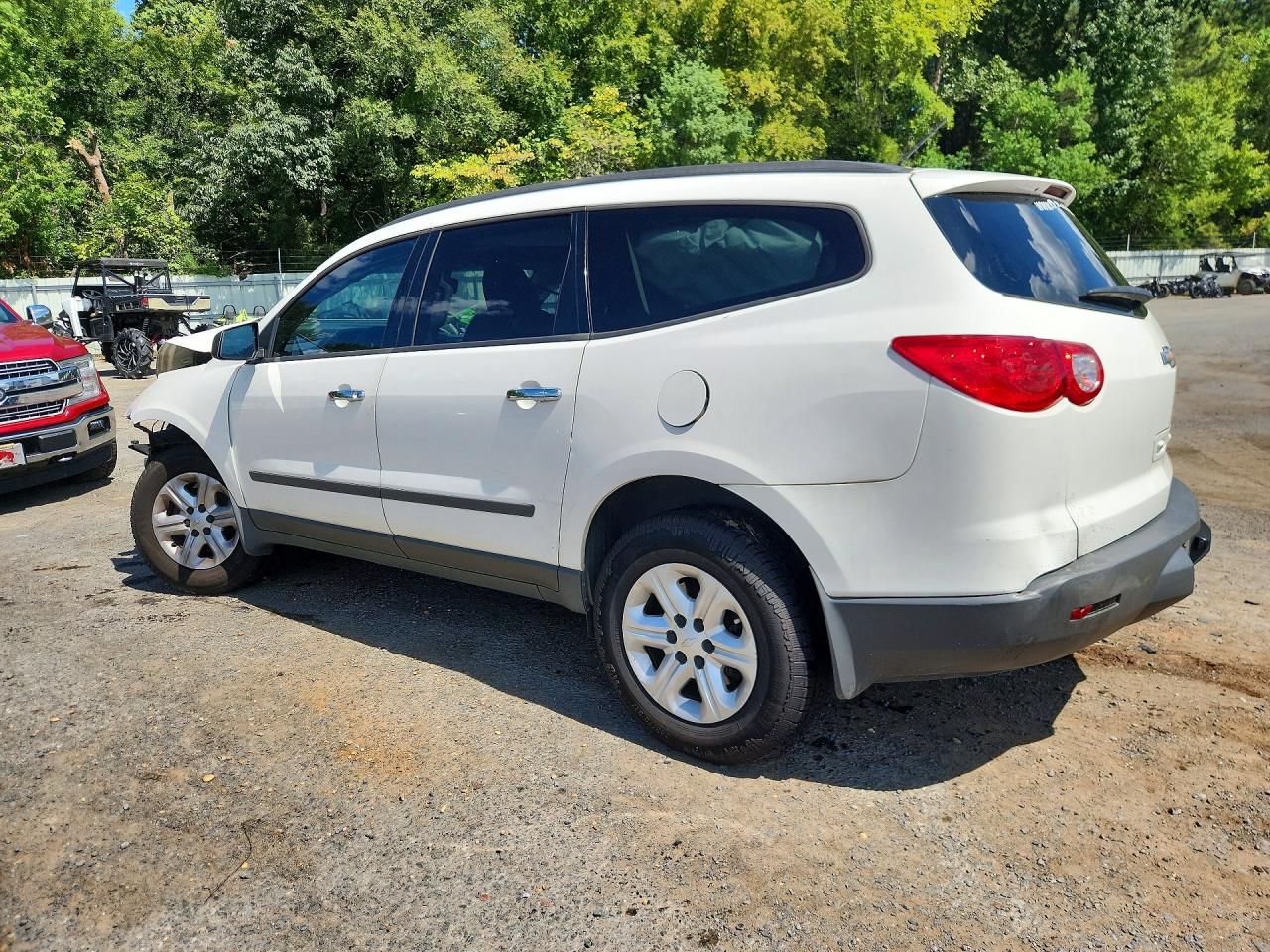 2012 Chevrolet Traverse Ls White vin: 1GNKREED5CJ407938