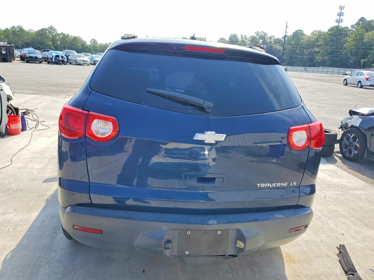 2011 Chevrolet Traverse Ls Blue vin: 1GNKREED6BJ207598