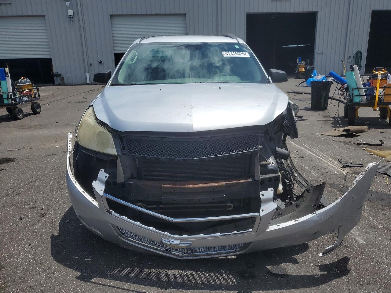 2011 Chevrolet Traverse Ls Silver vin: 1GNKREED8BJ126277