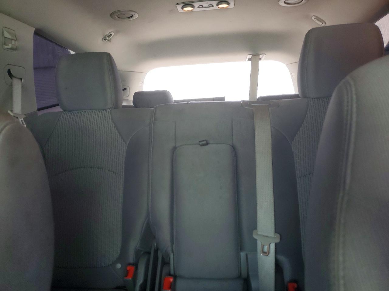 2011 Chevrolet Traverse Ls Silver vin: 1GNKREED8BJ126277