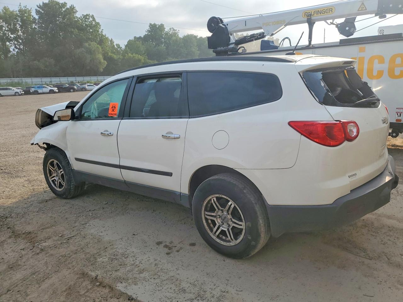 2012 Chevrolet Traverse Ls White vin: 1GNKREED8CJ389631