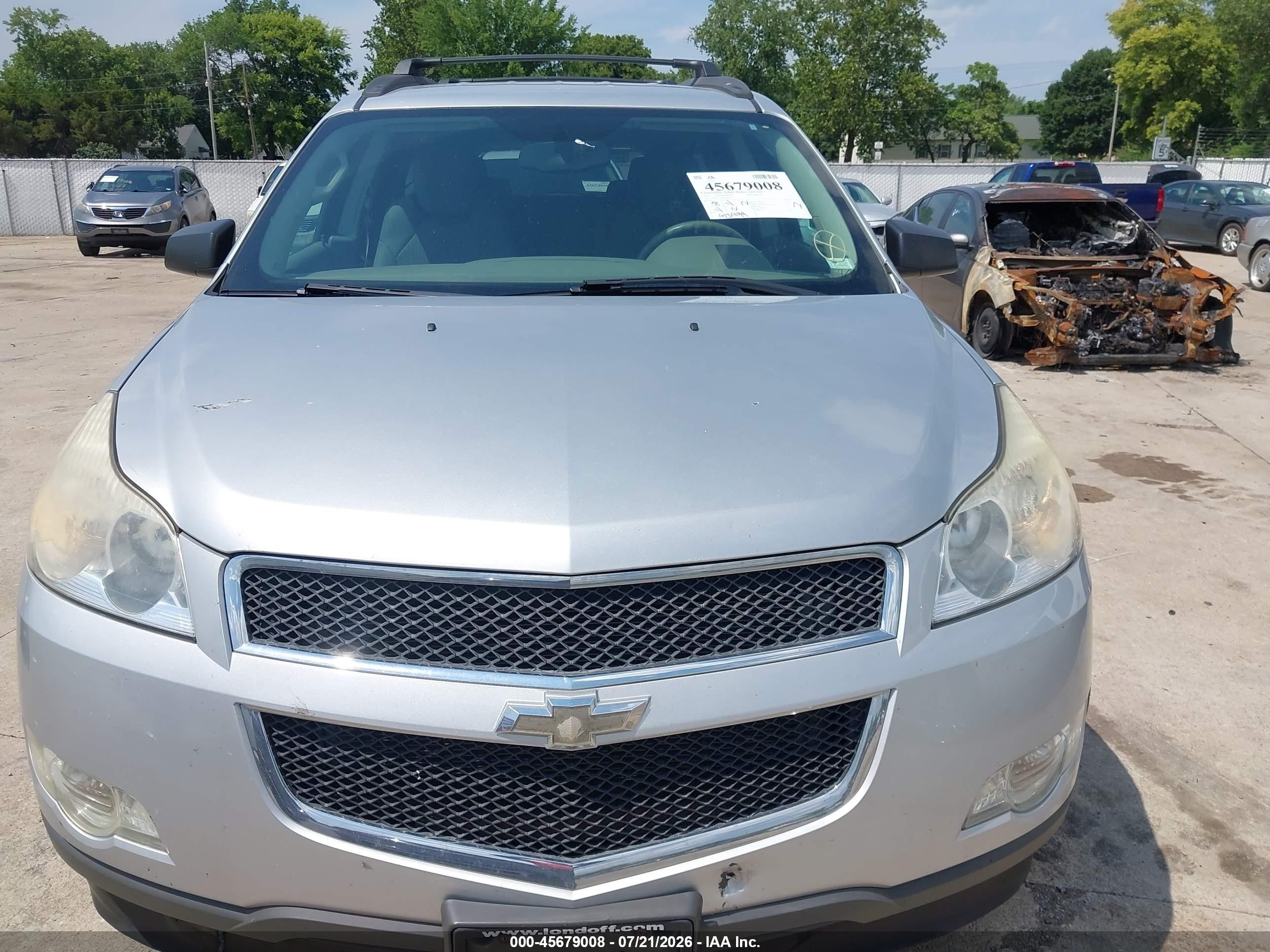 2012 Chevrolet Traverse Ls Silver vin: 1GNKREED9CJ409675