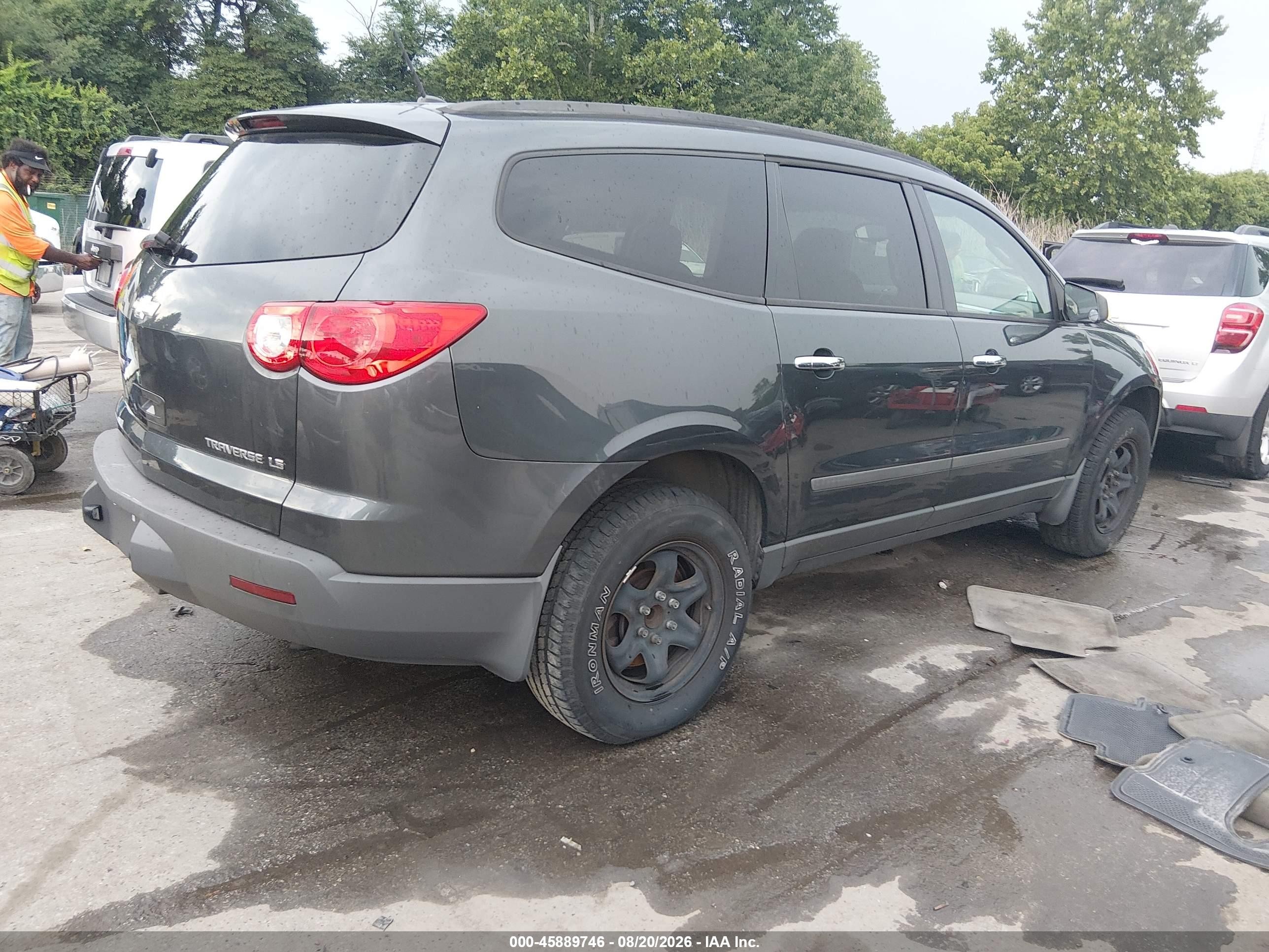 2011 Chevrolet Traverse Ls Gray vin: 1GNKREEDXBJ135885