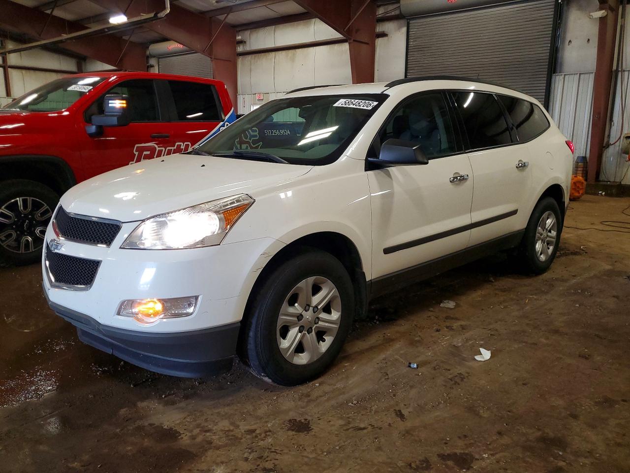 2012 Chevrolet Traverse Ls Cream vin: 1GNKREEDXCJ374502