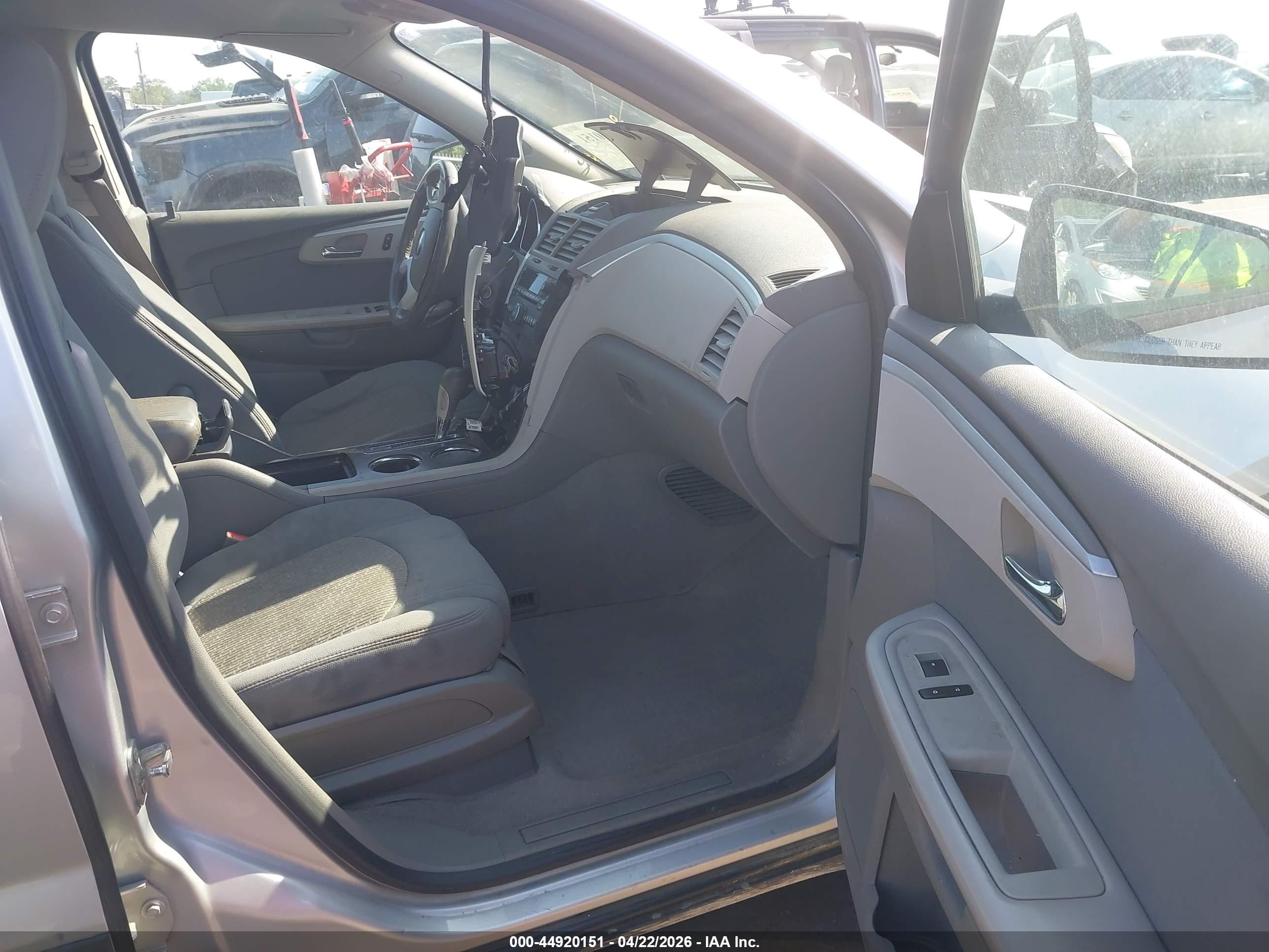 2012 Chevrolet Traverse Ls Gray vin: 1GNKRFED0CJ341207