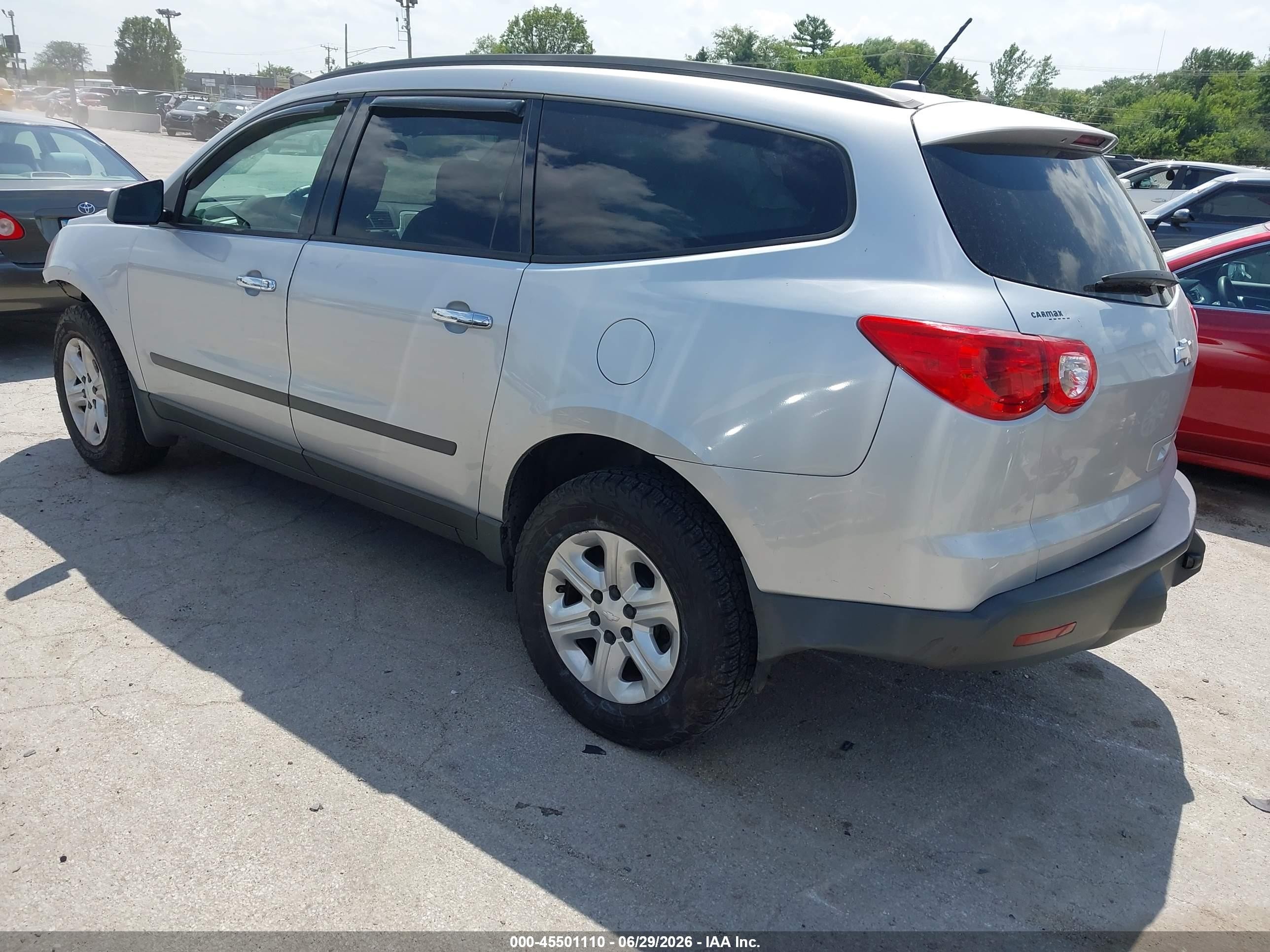 2012 Chevrolet Traverse Ls Silver vin: 1GNKRFED0CJ403284