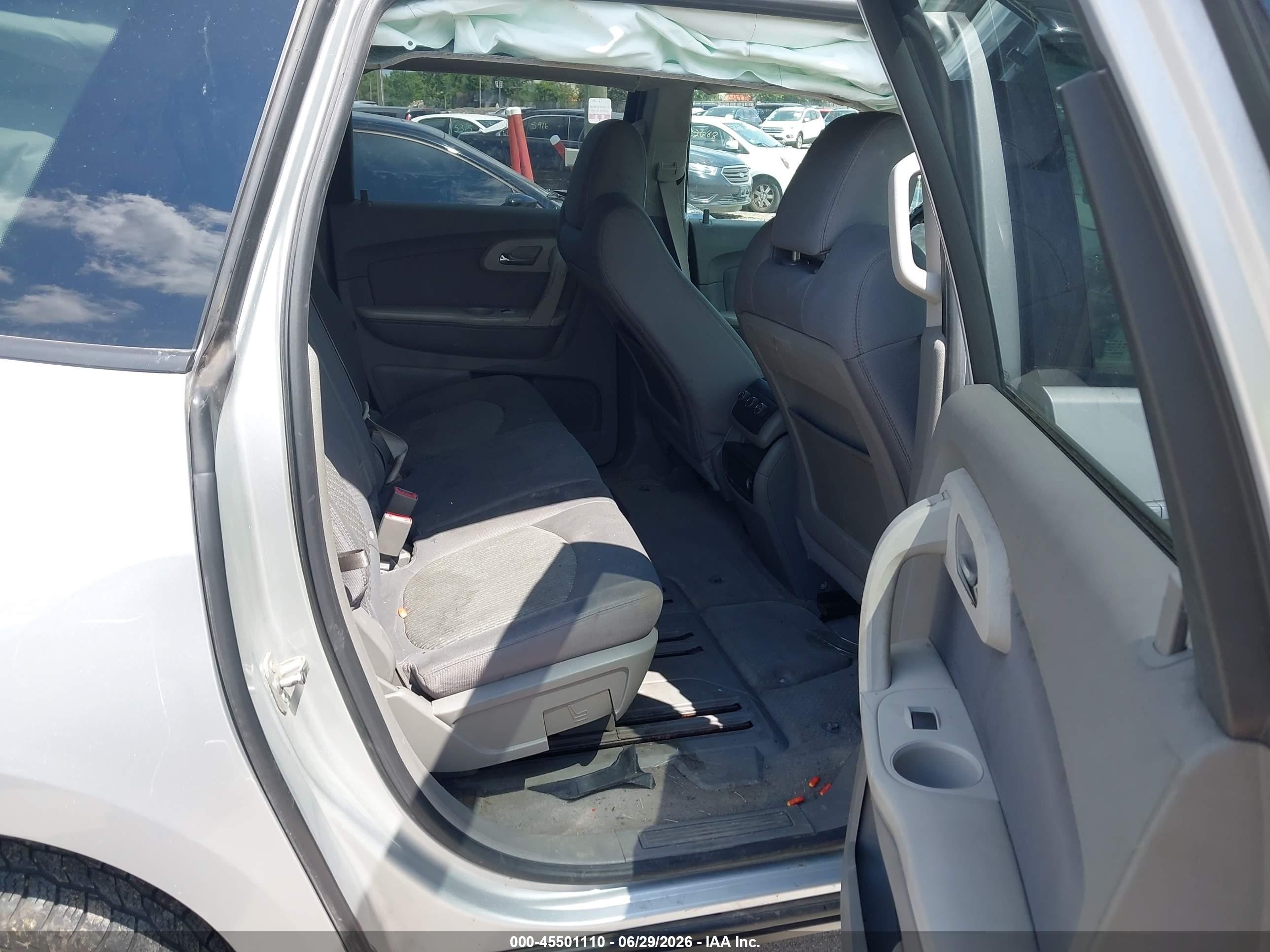 2012 Chevrolet Traverse Ls Silver vin: 1GNKRFED0CJ403284
