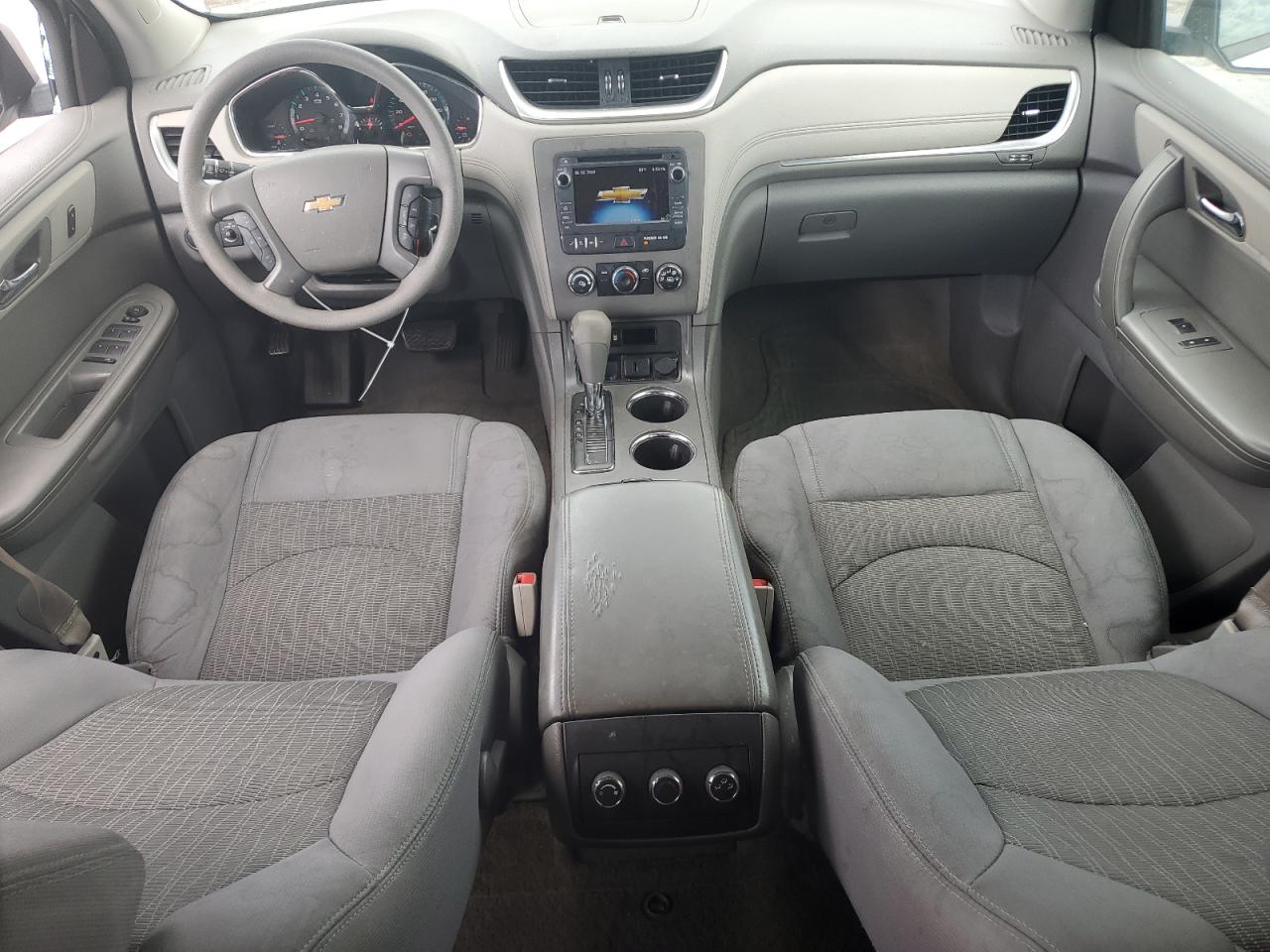 2015 Chevrolet Traverse Ls Silver vin: 1GNKRFED0FJ174271