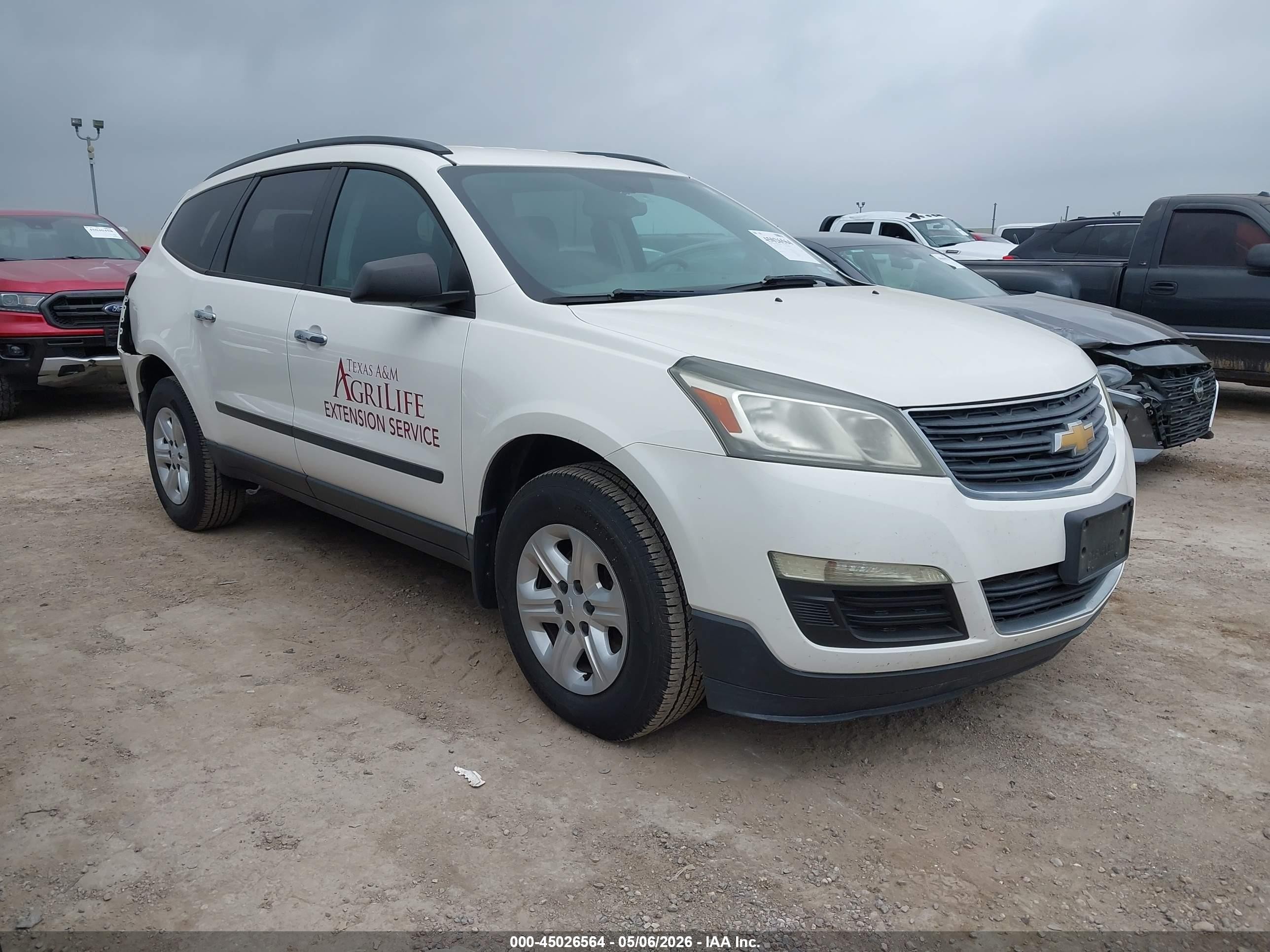2015 Chevrolet Traverse Ls White vin: 1GNKRFED0FJ331569