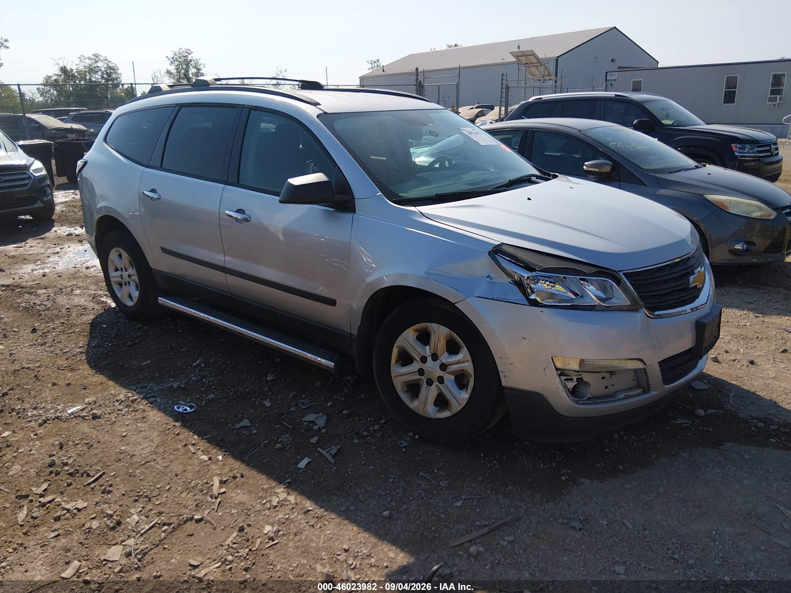2014 Chevrolet Traverse Ls Silver vin: 1GNKRFED1EJ196763
