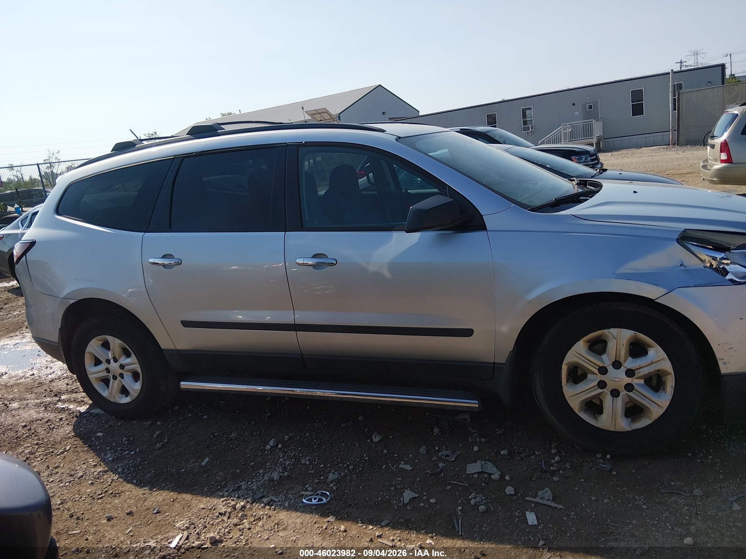 2014 Chevrolet Traverse Ls Silver vin: 1GNKRFED1EJ196763