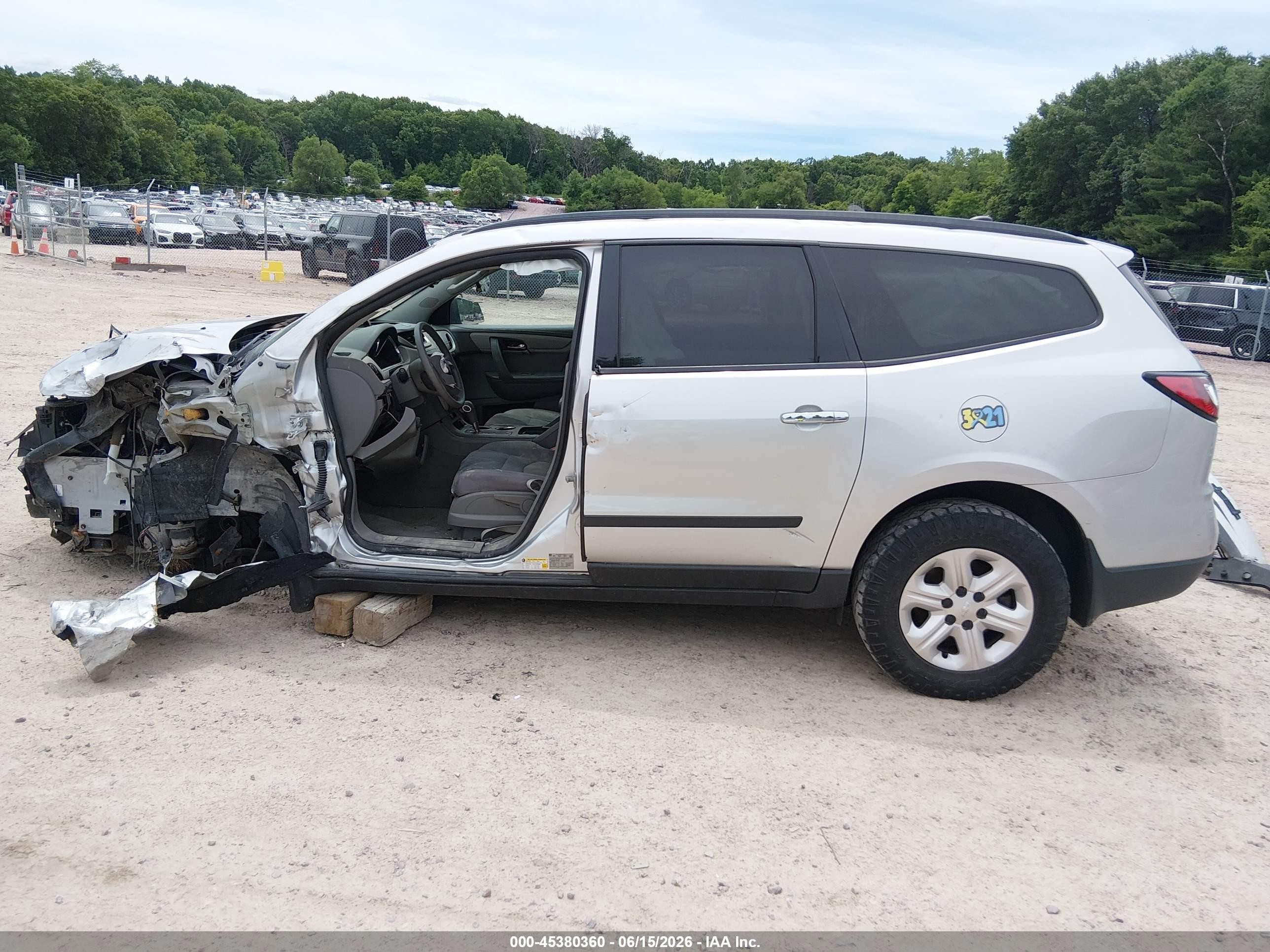 2014 Chevrolet Traverse Ls Silver vin: 1GNKRFED1EJ200052