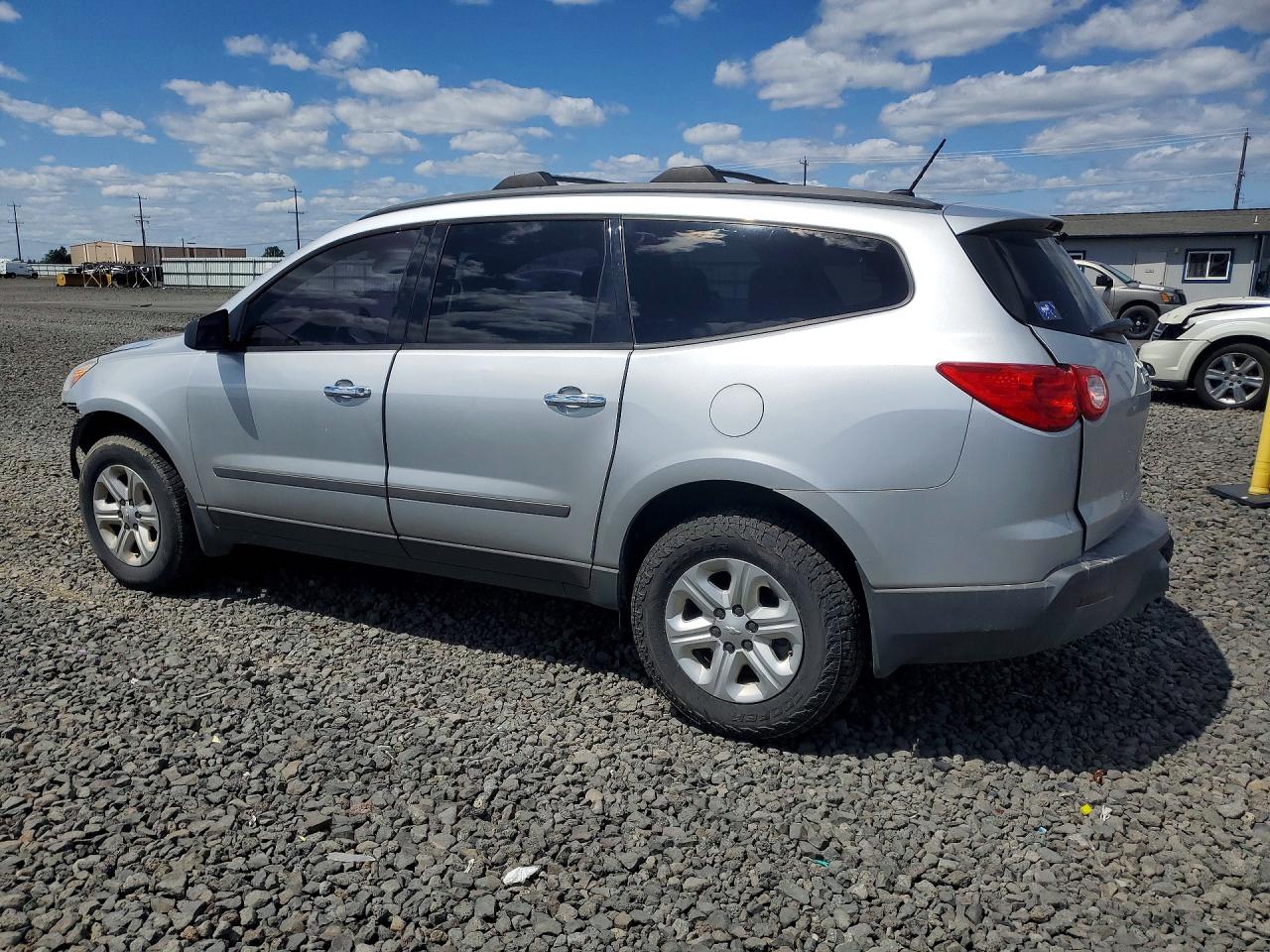 2012 Chevrolet Traverse Ls Silver vin: 1GNKRFED2CJ147035