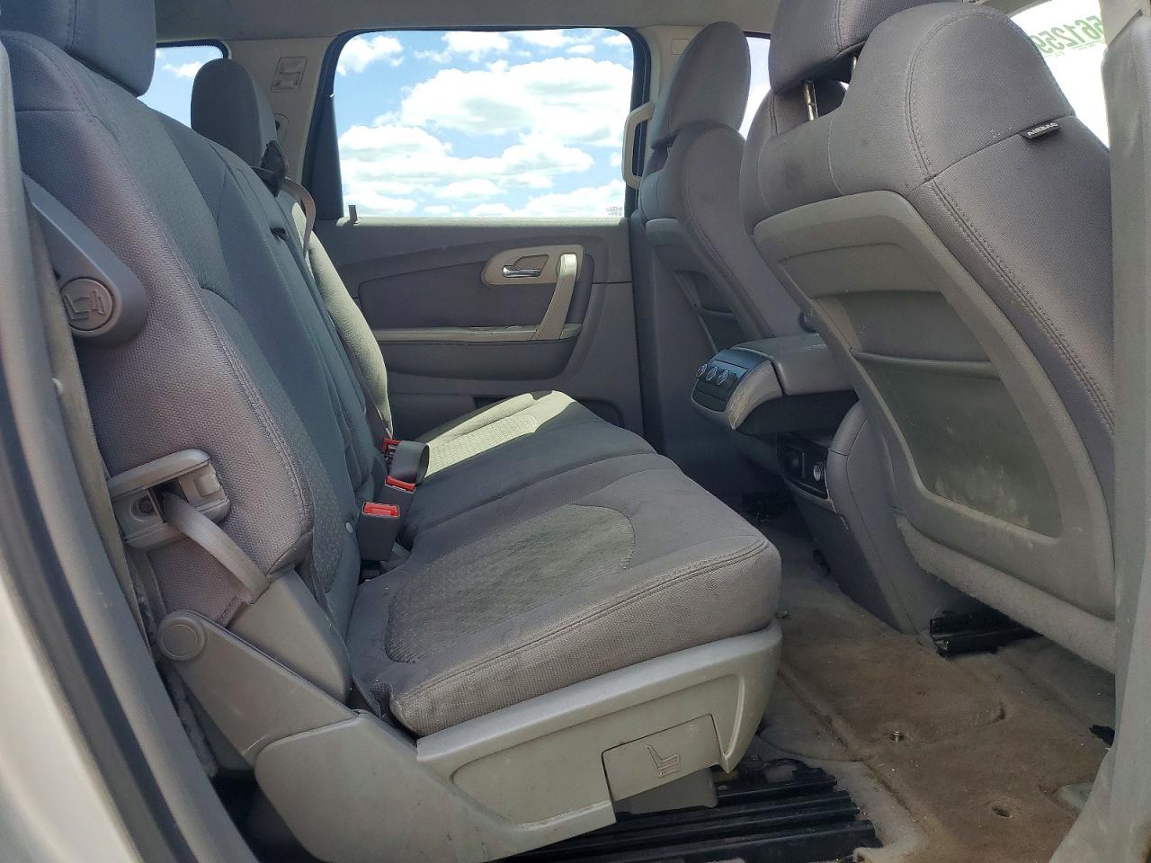 2012 Chevrolet Traverse Ls Silver vin: 1GNKRFED2CJ147035