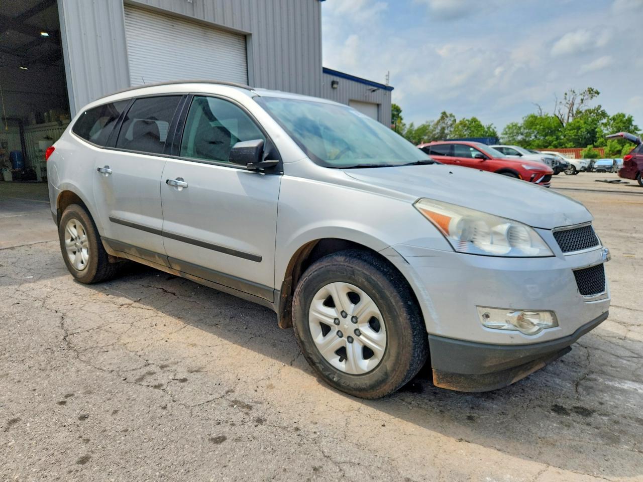 2012 Chevrolet Traverse Ls Silver vin: 1GNKRFED2CJ375391