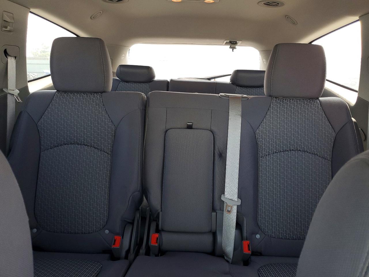 2012 Chevrolet Traverse Ls Silver vin: 1GNKRFED2CJ392496