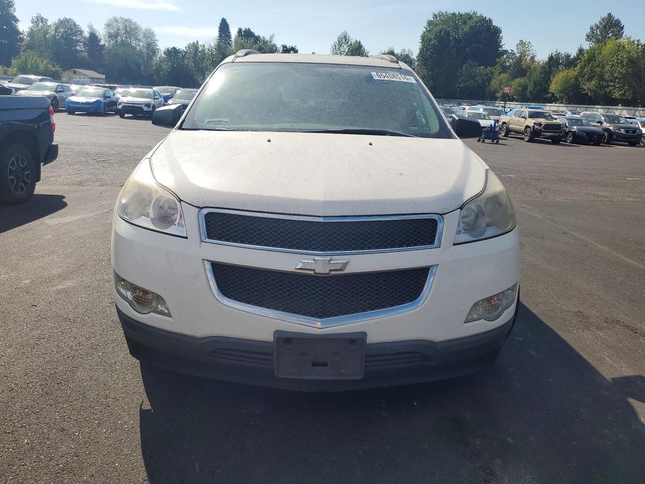 2012 Chevrolet Traverse Ls White vin: 1GNKRFED2CJ423746