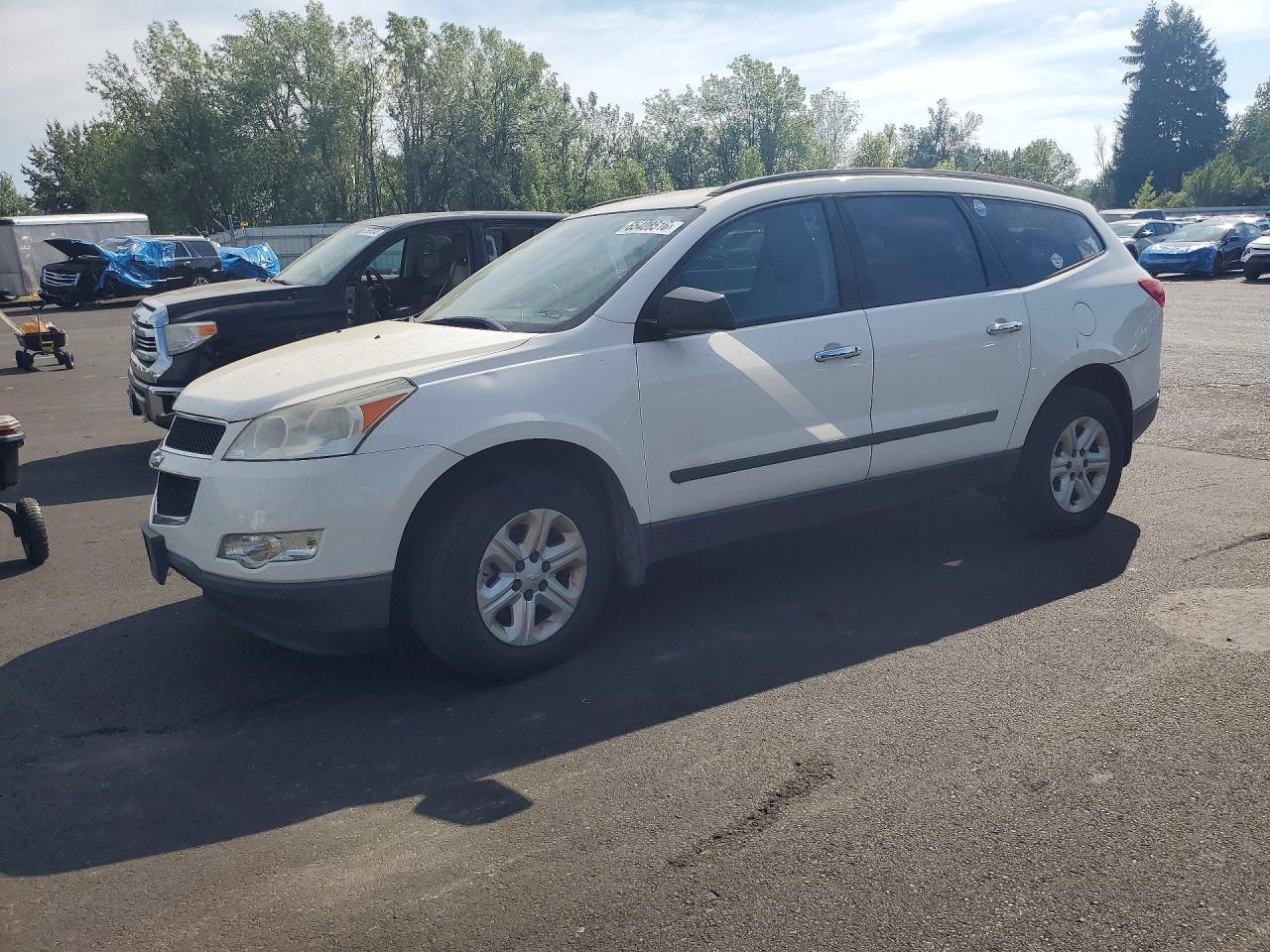 2012 Chevrolet Traverse Ls White vin: 1GNKRFED2CJ423746