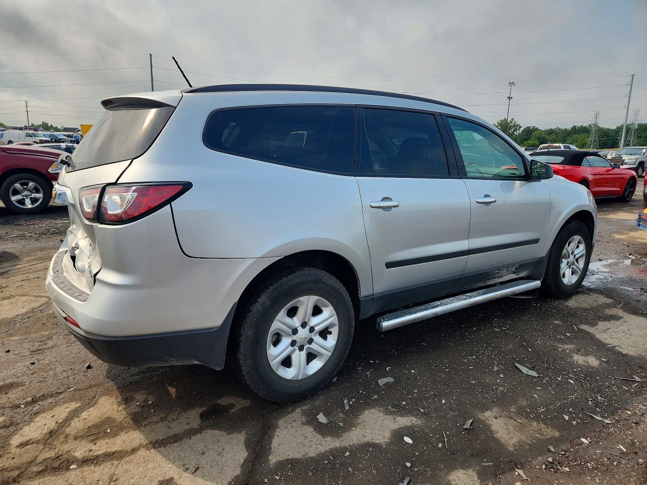 2014 Chevrolet Traverse Ls Silver vin: 1GNKRFED2EJ248367