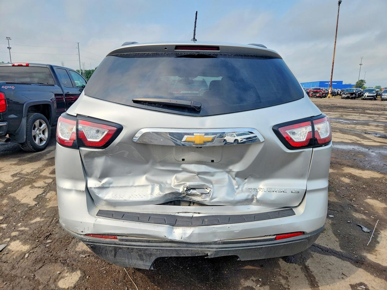 2014 Chevrolet Traverse Ls Silver vin: 1GNKRFED2EJ248367
