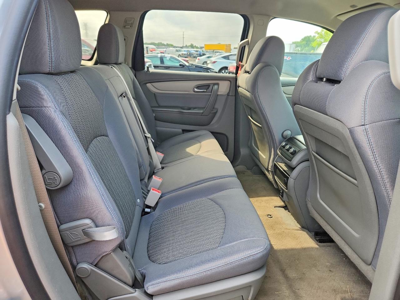 2014 Chevrolet Traverse Ls Silver vin: 1GNKRFED2EJ248367