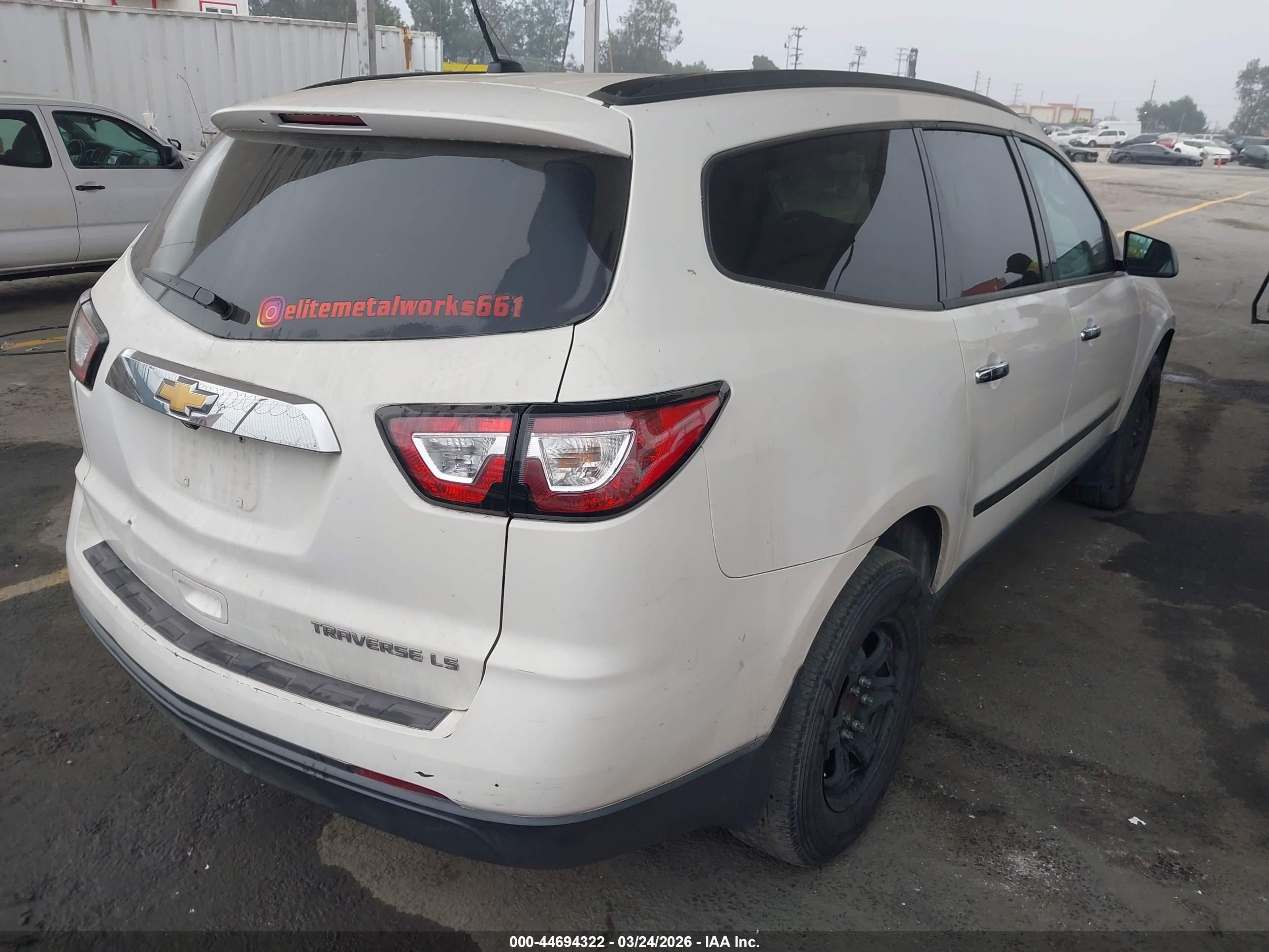 2015 Chevrolet Traverse Ls Белый vin: 1GNKRFED2FJ134922