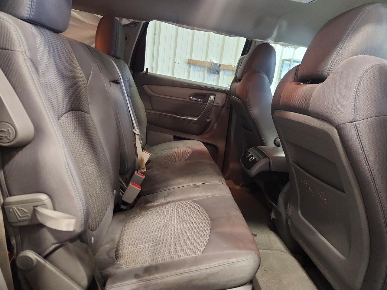 2015 Chevrolet Traverse Ls Белый vin: 1GNKRFED2FJ160467