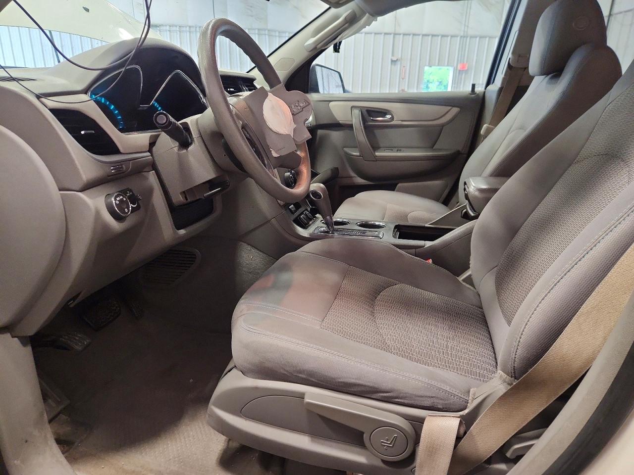 2015 Chevrolet Traverse Ls Белый vin: 1GNKRFED2FJ160467